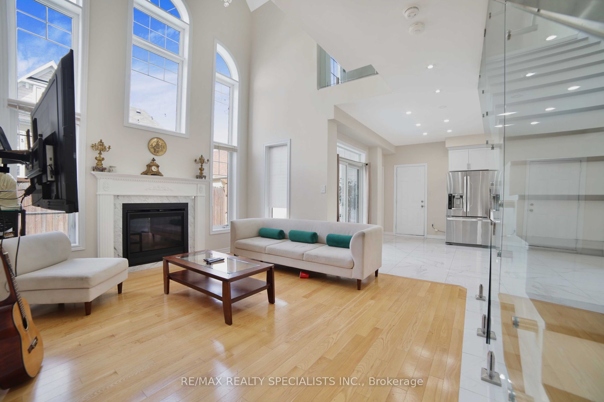 61 Riverwalk Place Property Photo 6