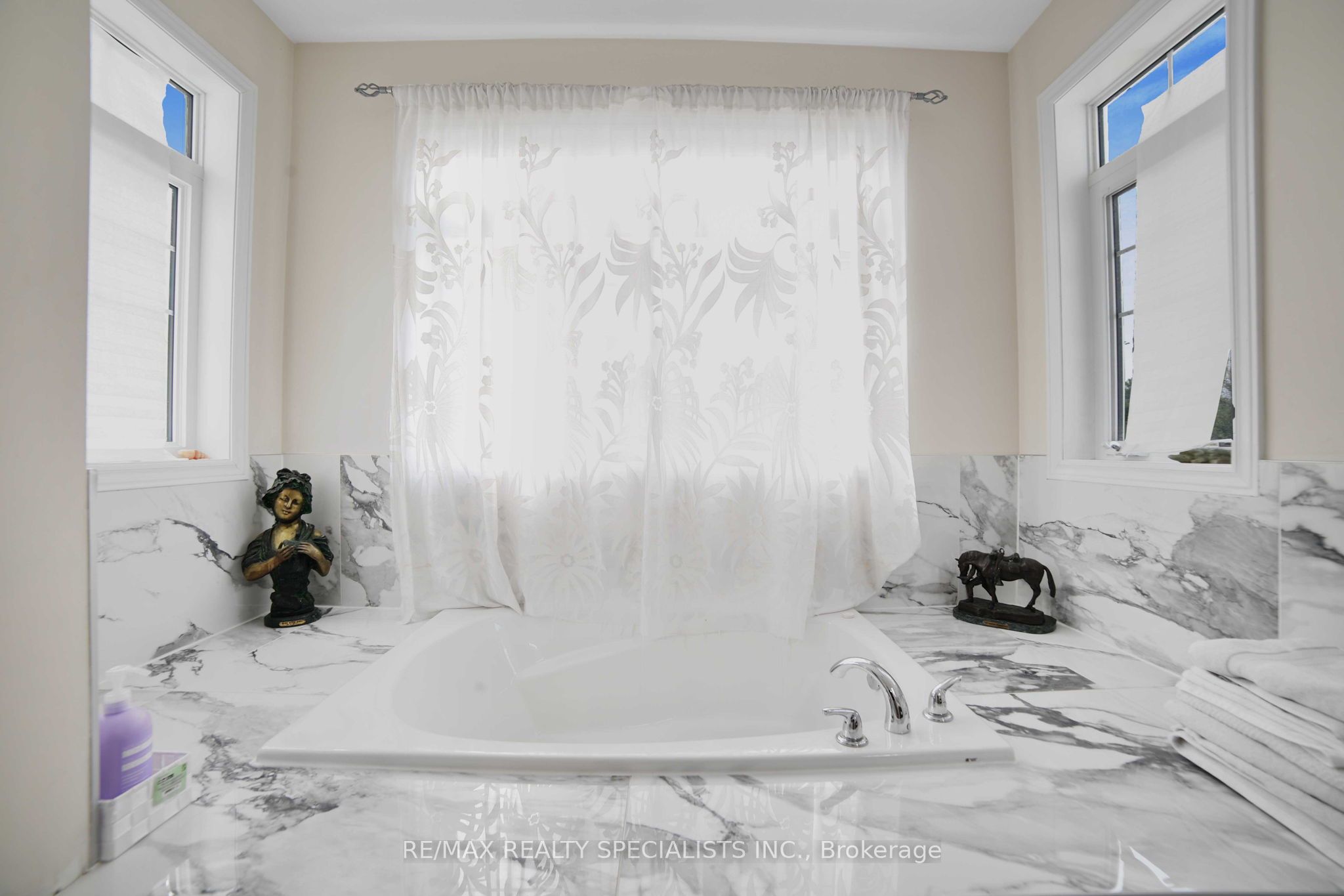 61 Riverwalk Place Property Photo 22