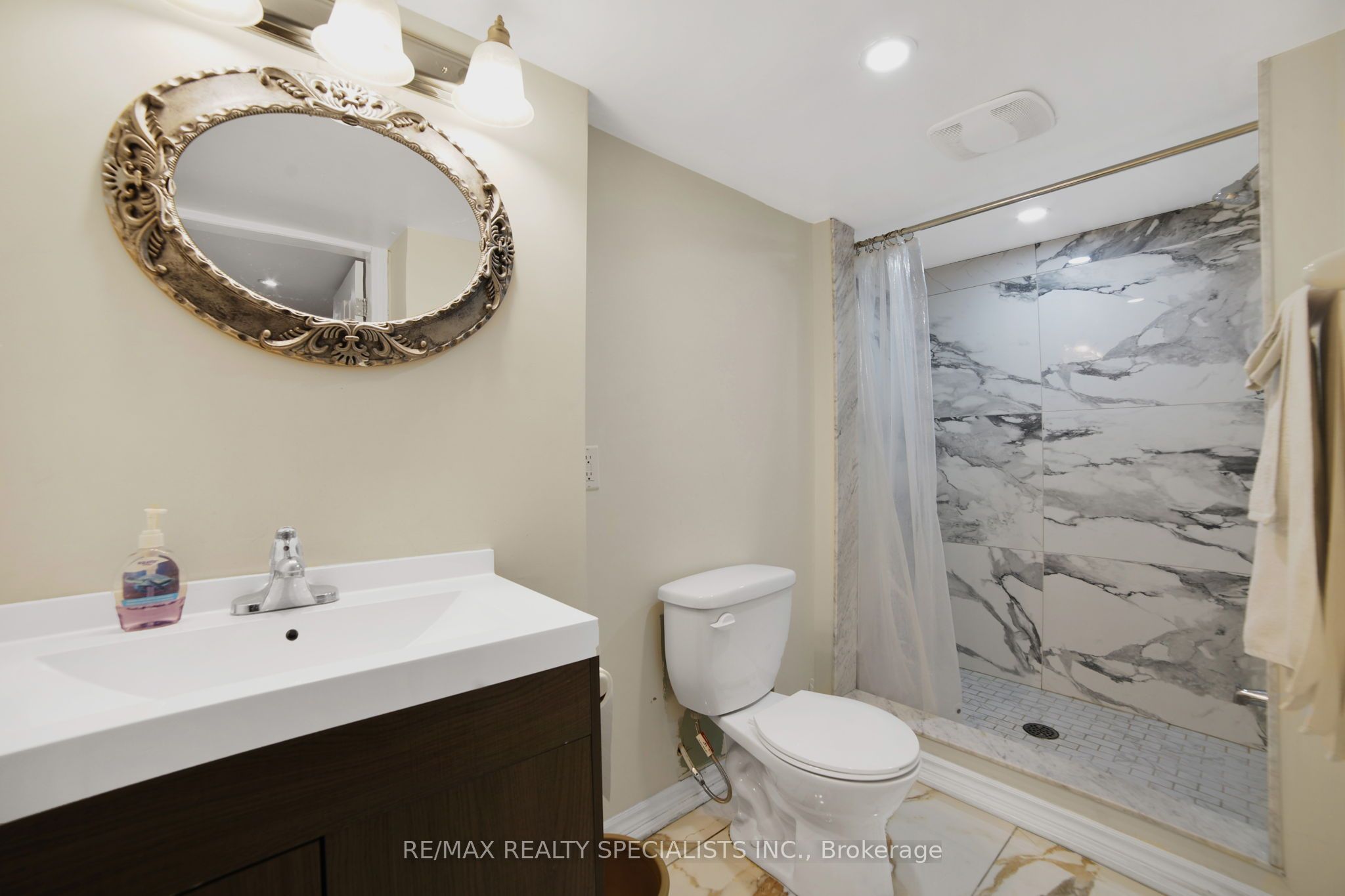 61 Riverwalk Place Property Photo 29