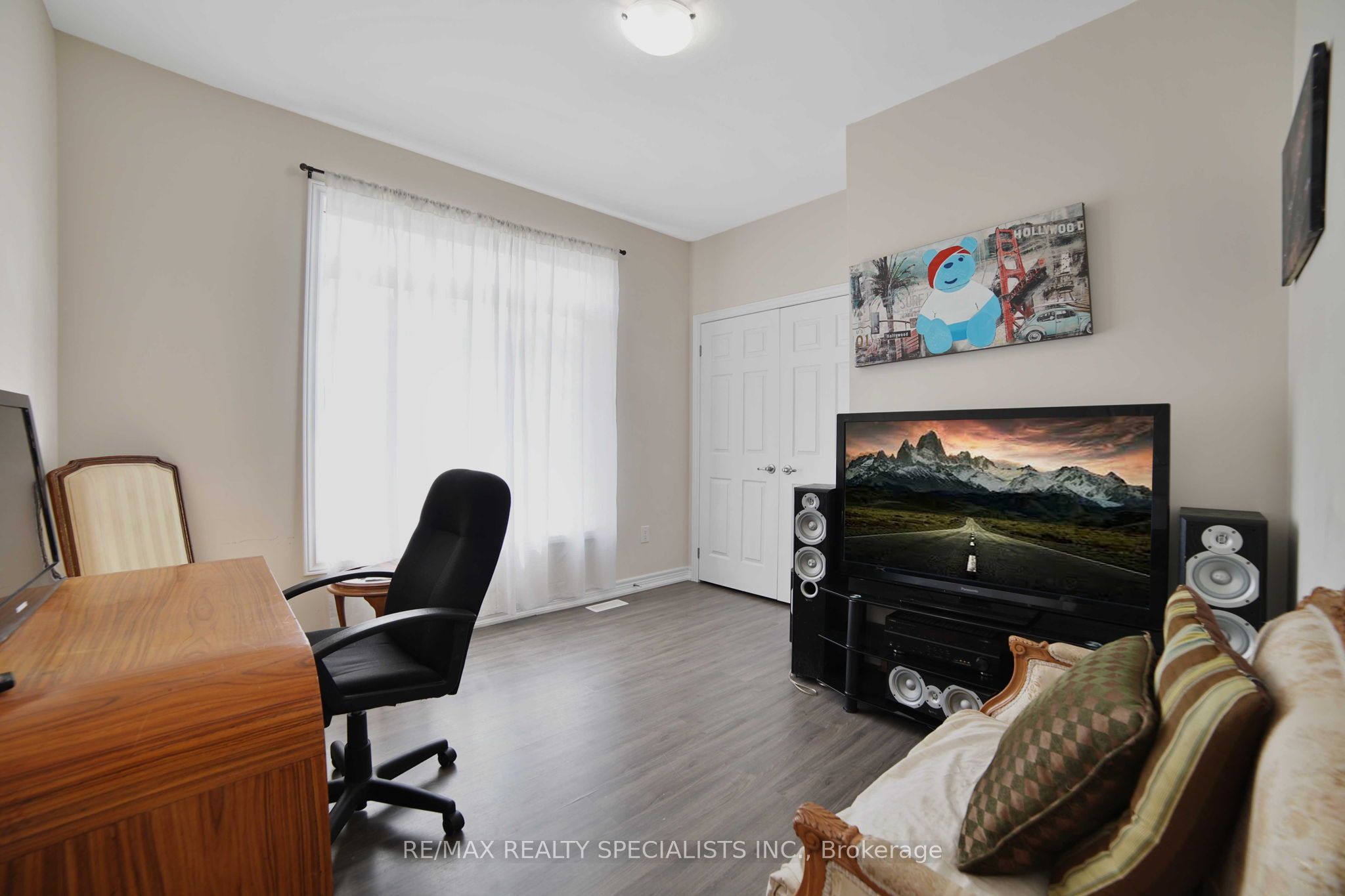 61 Riverwalk Place Property Photo 32