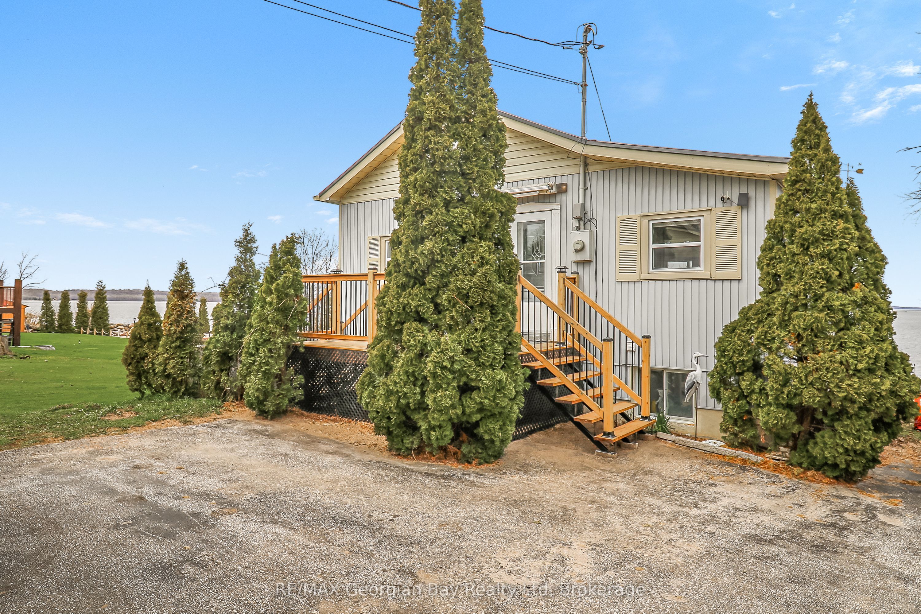 12 Robins Point Road Property Photo 5
