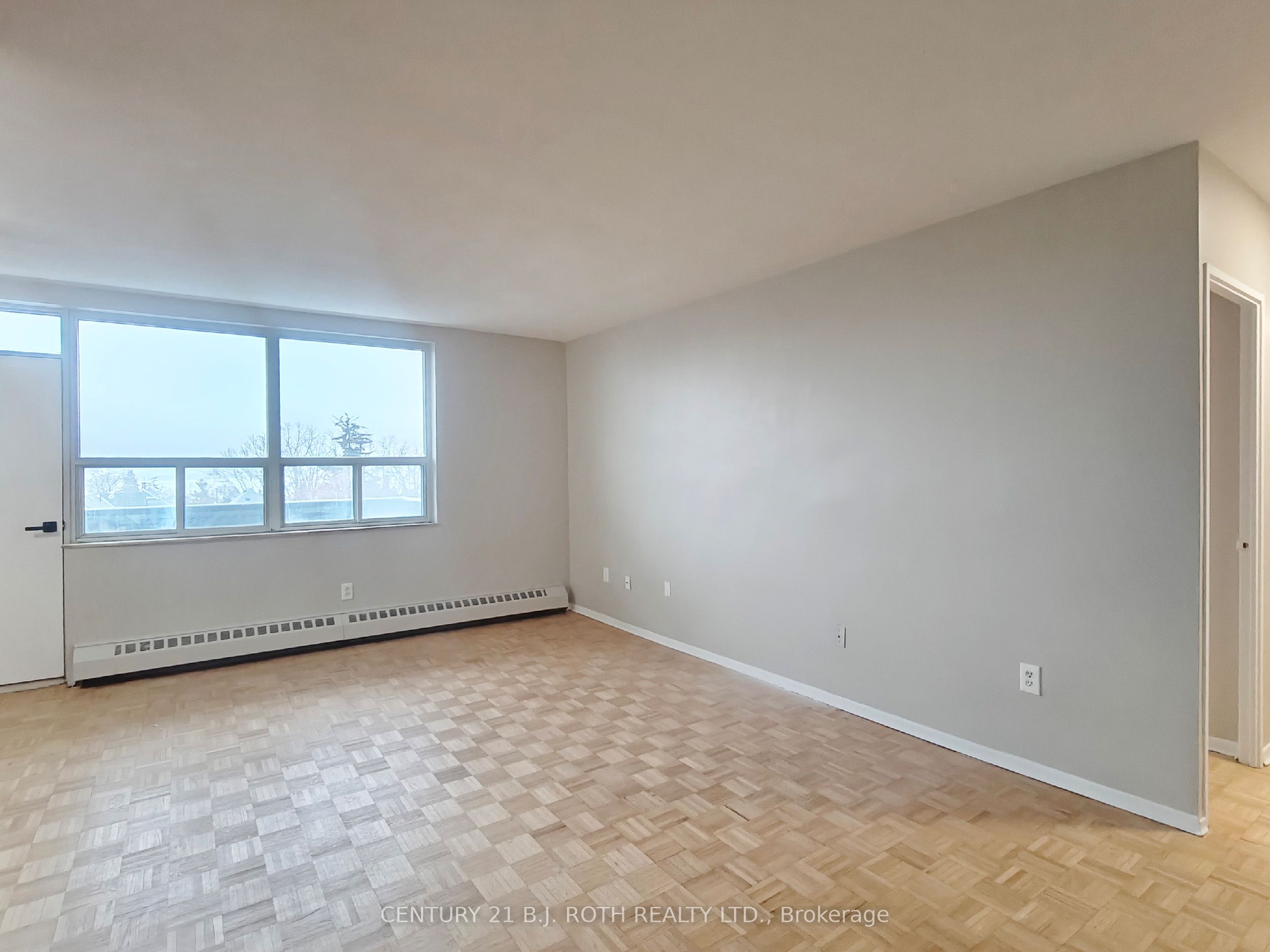 98 Holgate Street 407 Property Photo 3