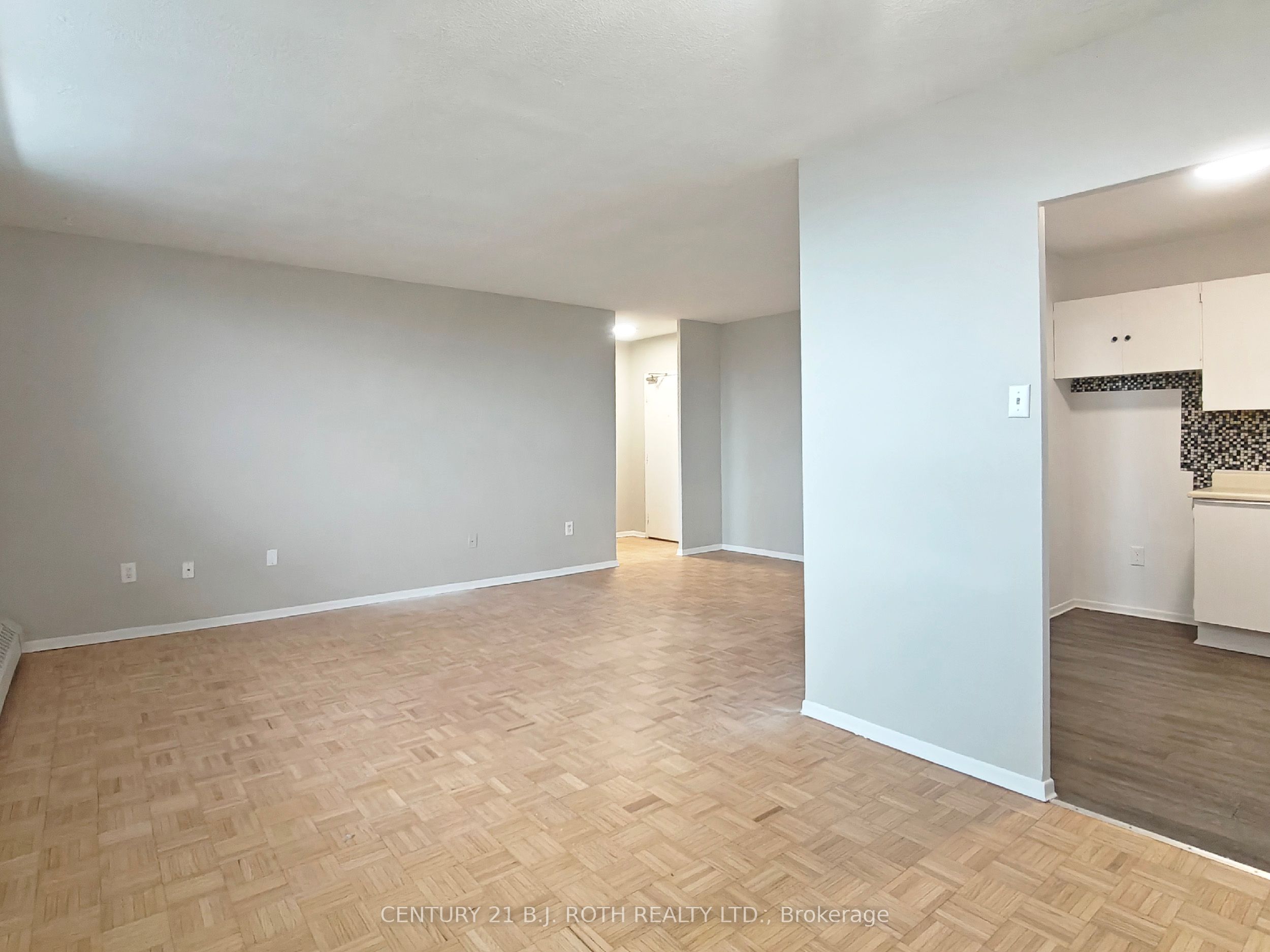 98 Holgate Street 407 Property Photo 4