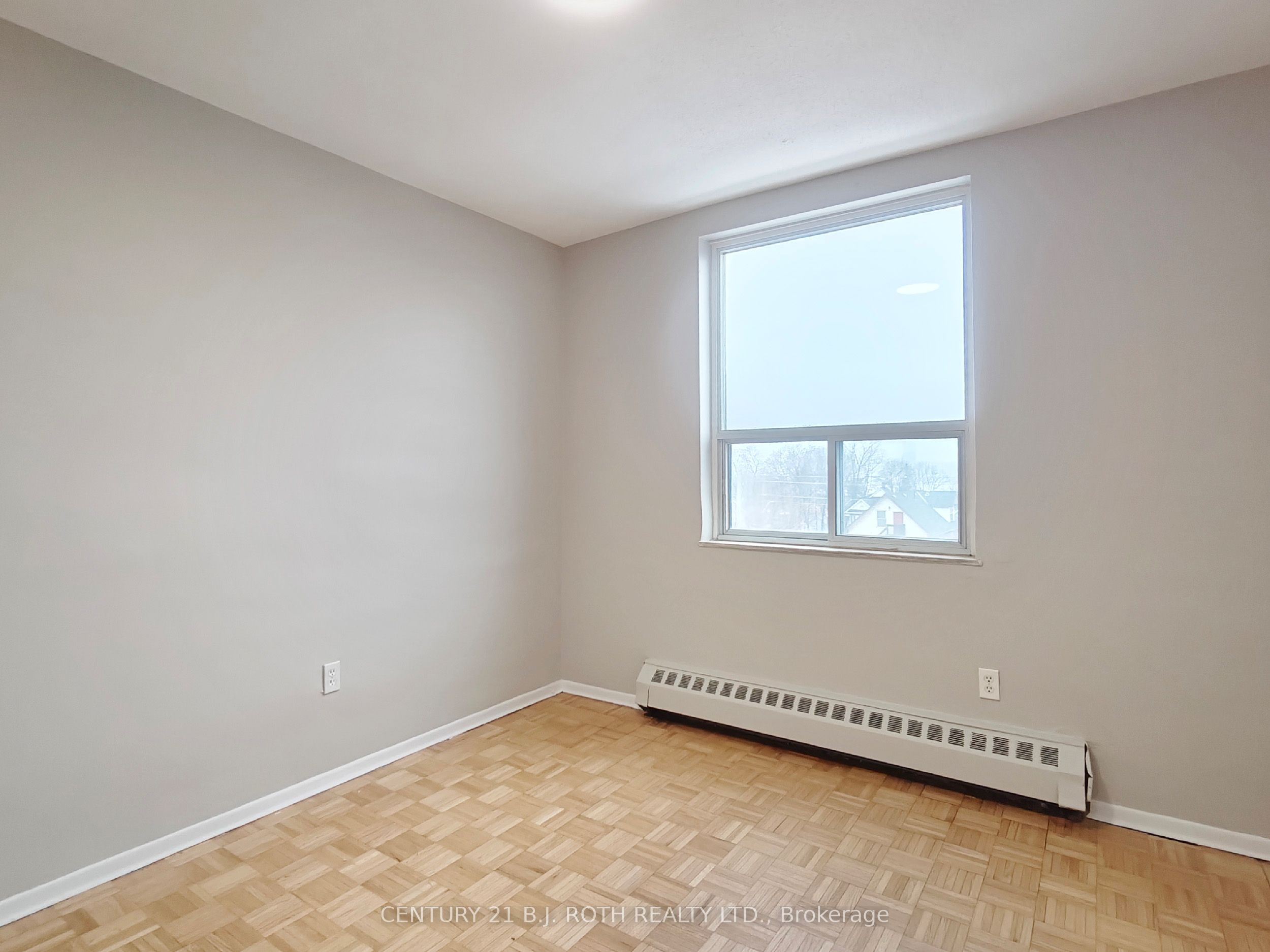 98 Holgate Street 407 Property Photo 8