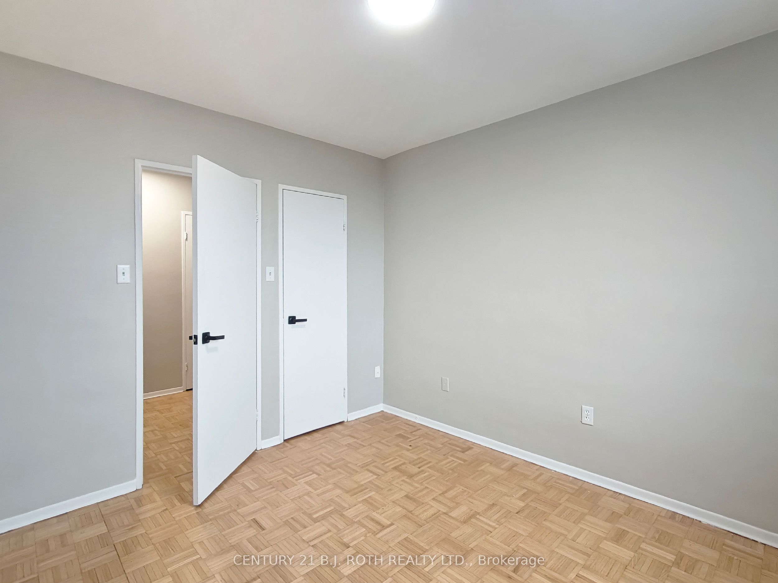 98 Holgate Street 407 Property Photo 9