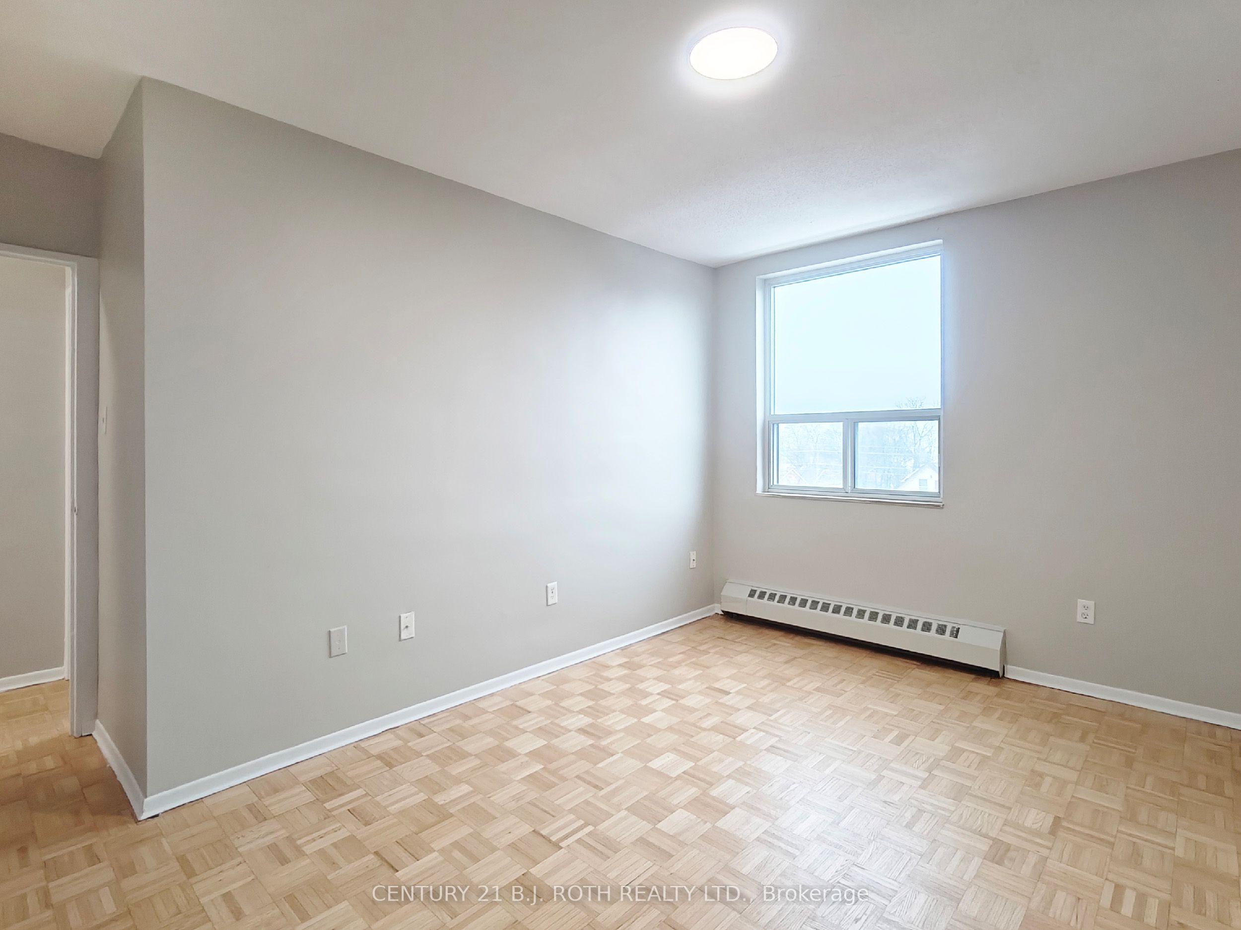 98 Holgate Street 407 Property Photo 11