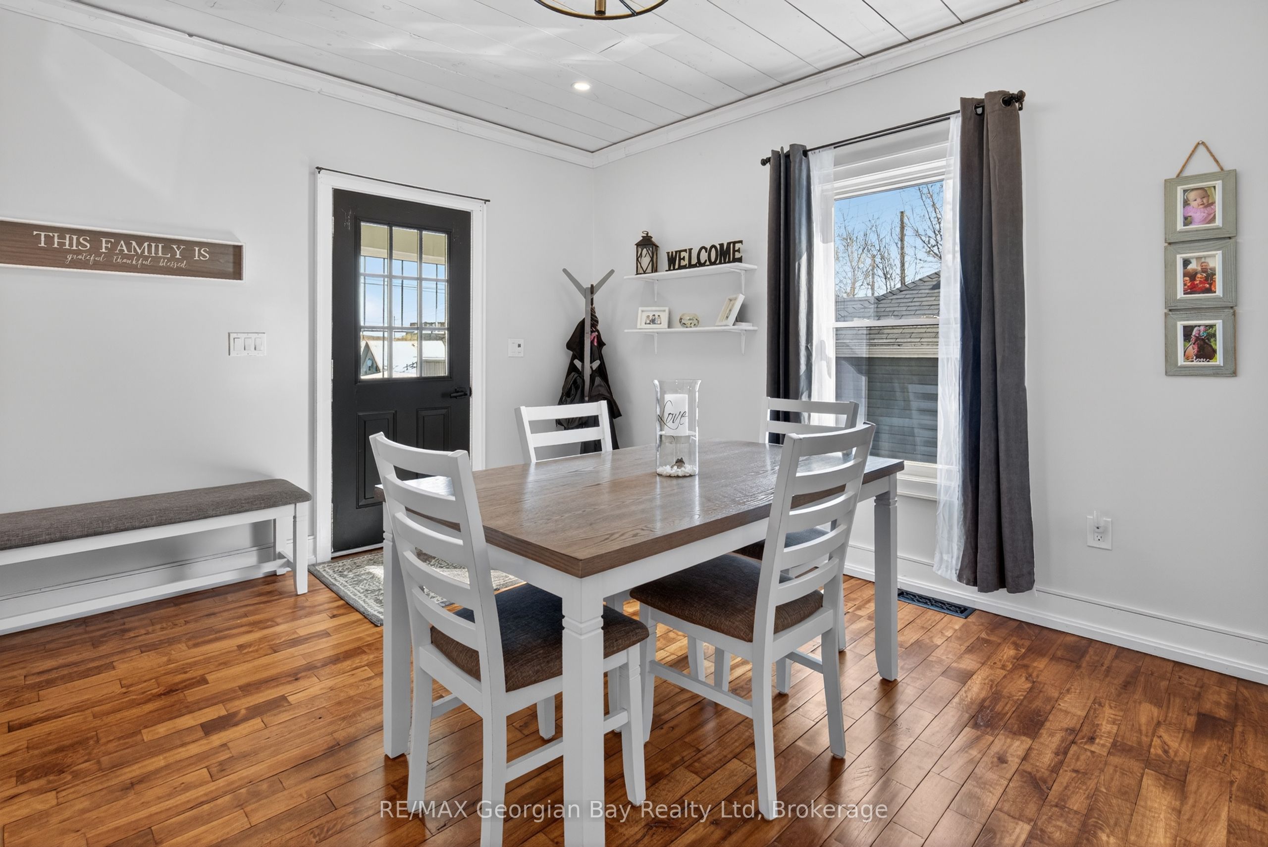 641 Bay Street Property Photo 6