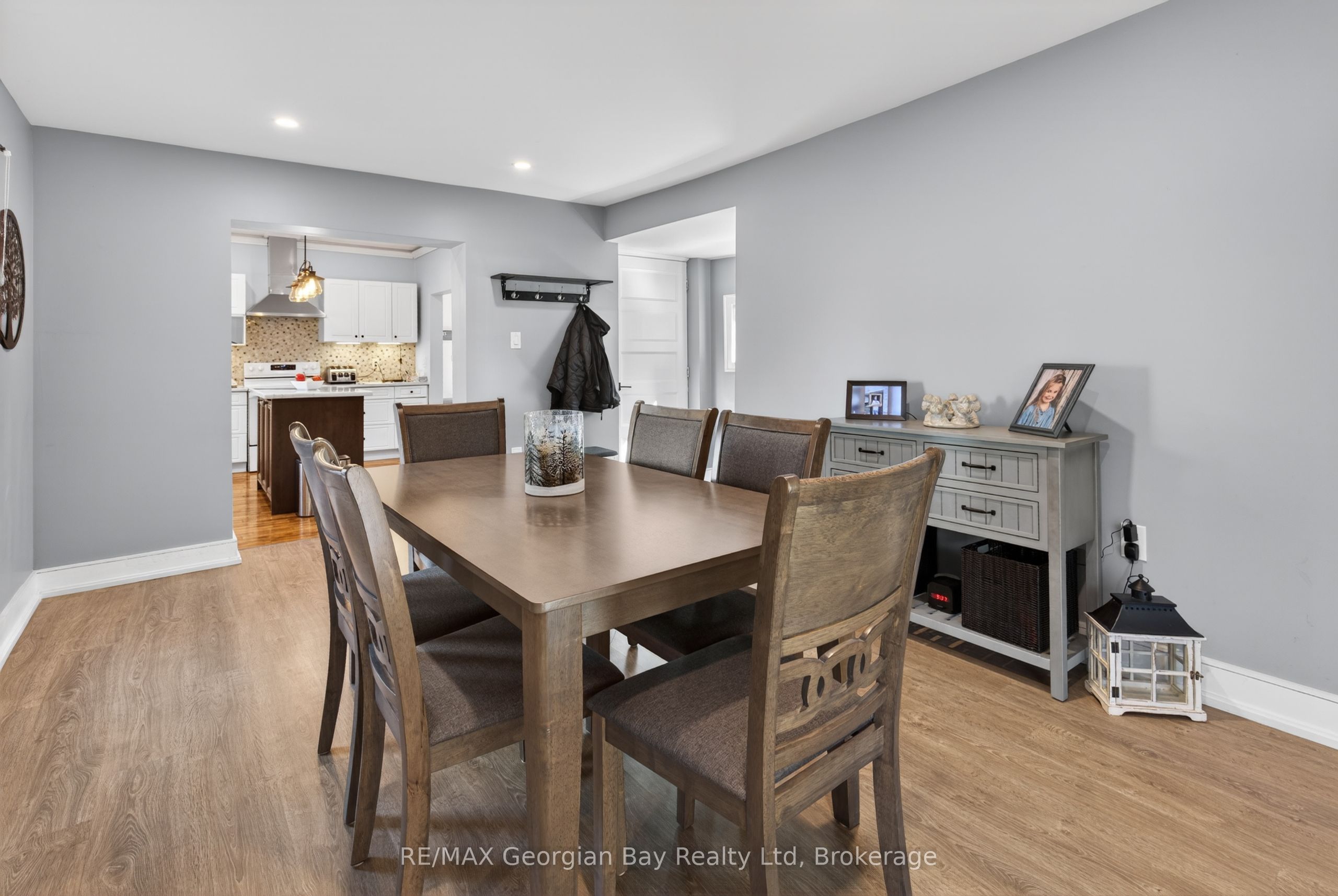 641 Bay Street Property Photo 14