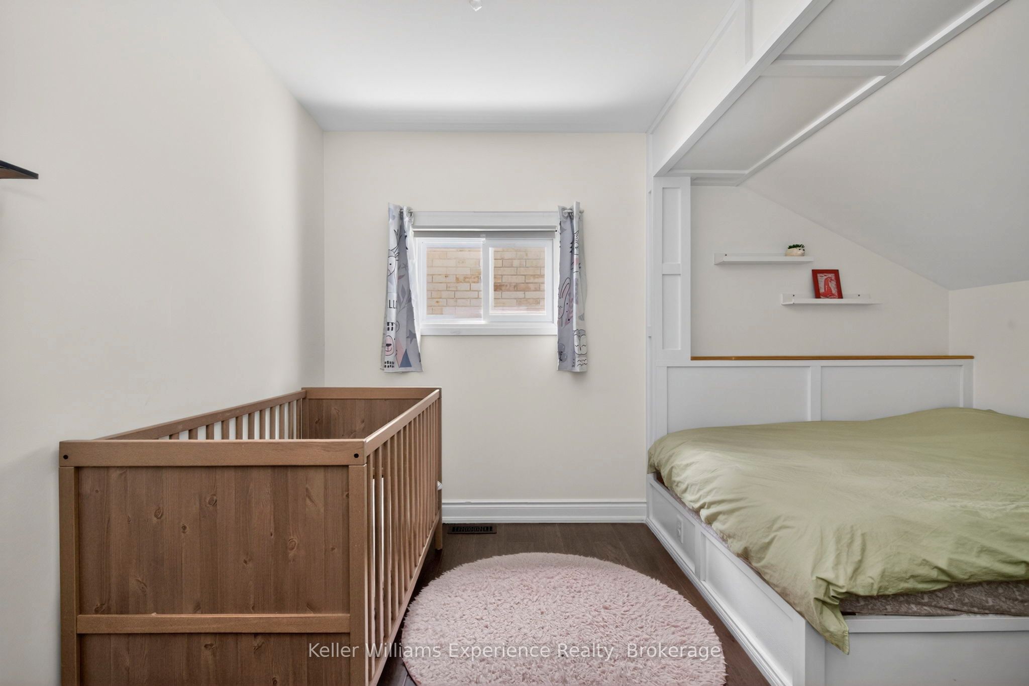 1005 Whitney Crescent Property Photo 13