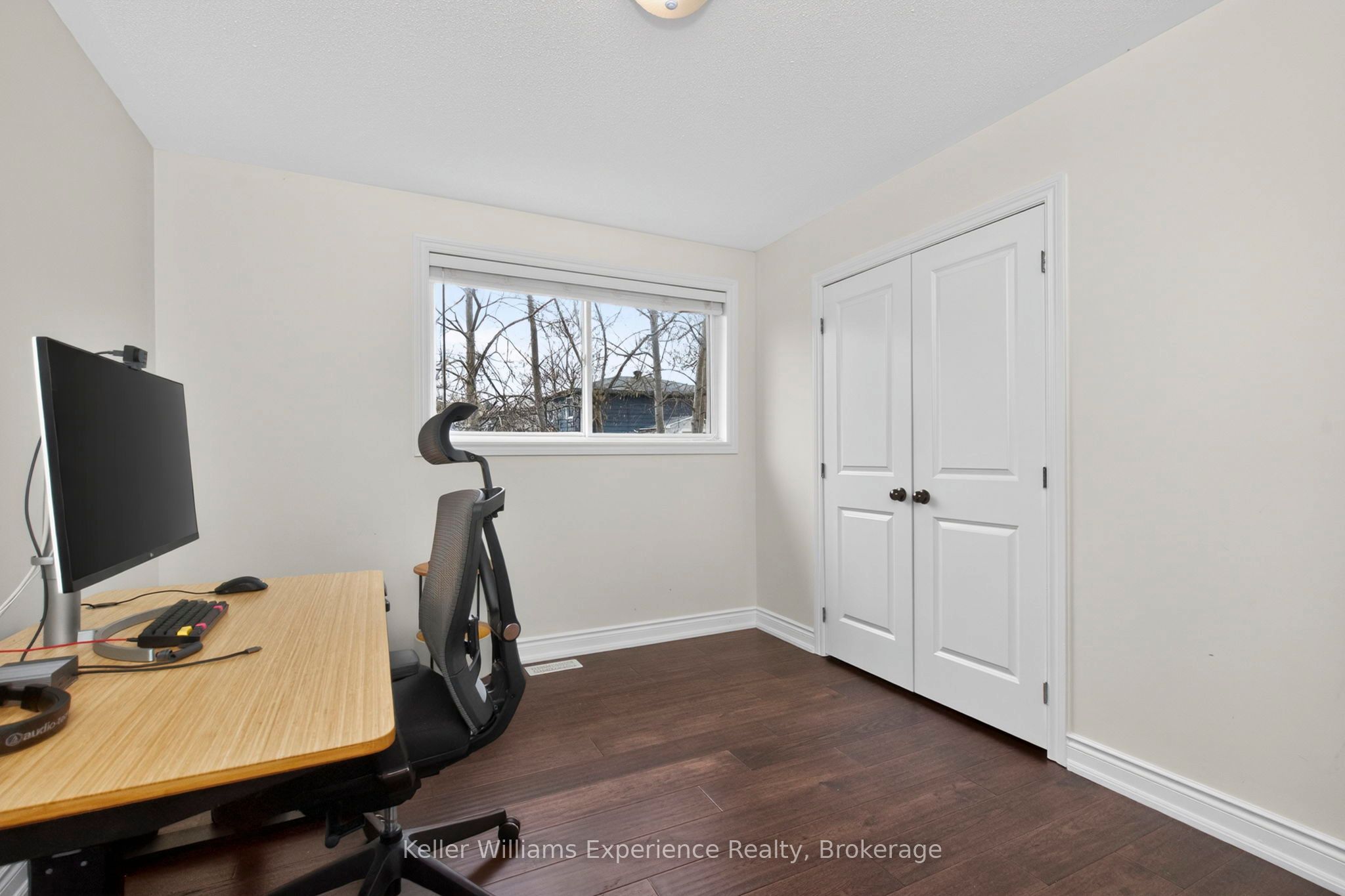 1005 Whitney Crescent Property Photo 14