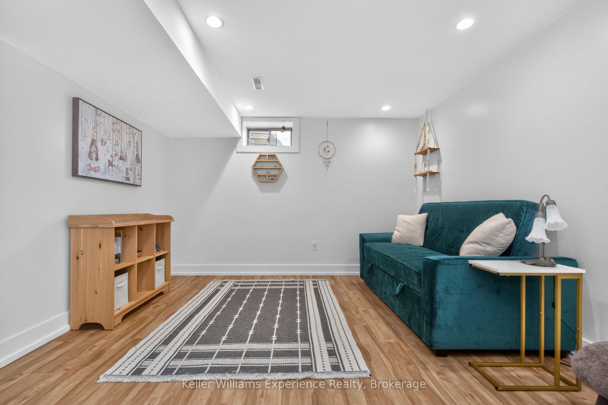 1005 Whitney Crescent Property Photo 17