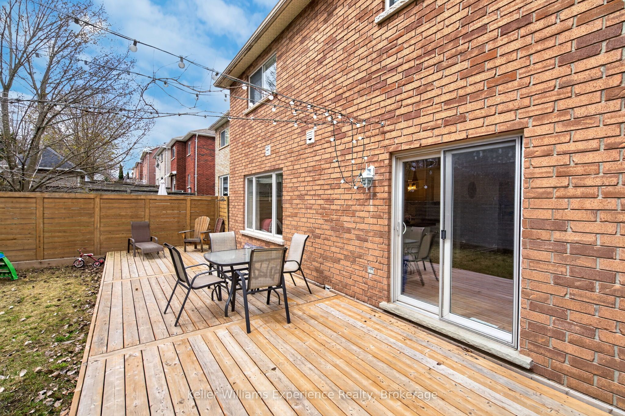 1005 Whitney Crescent Property Photo 21
