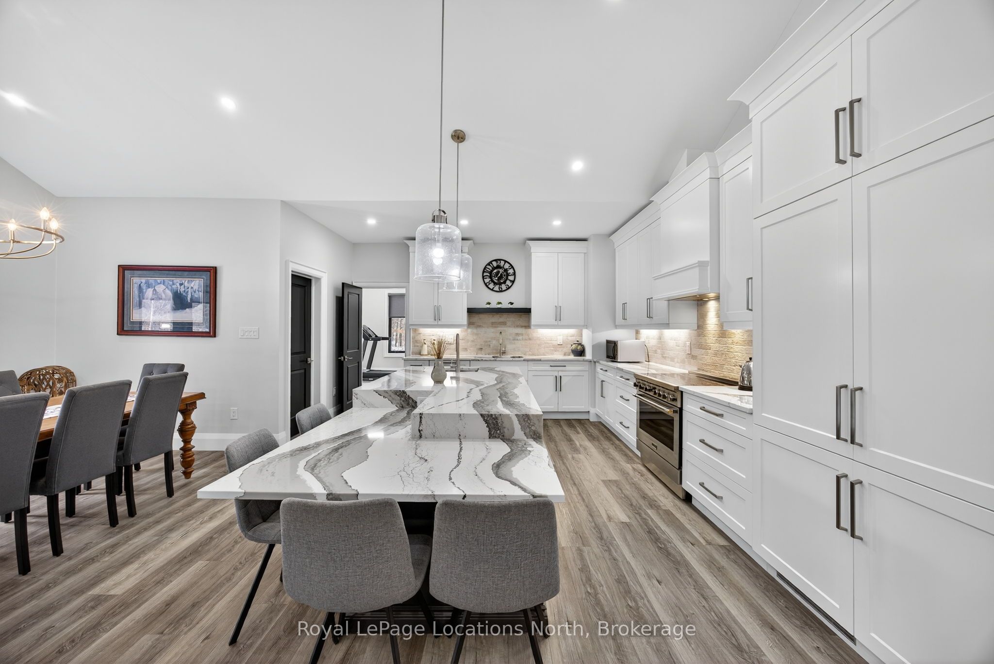 3511 Rainbow Valley Road W Property Photo 7