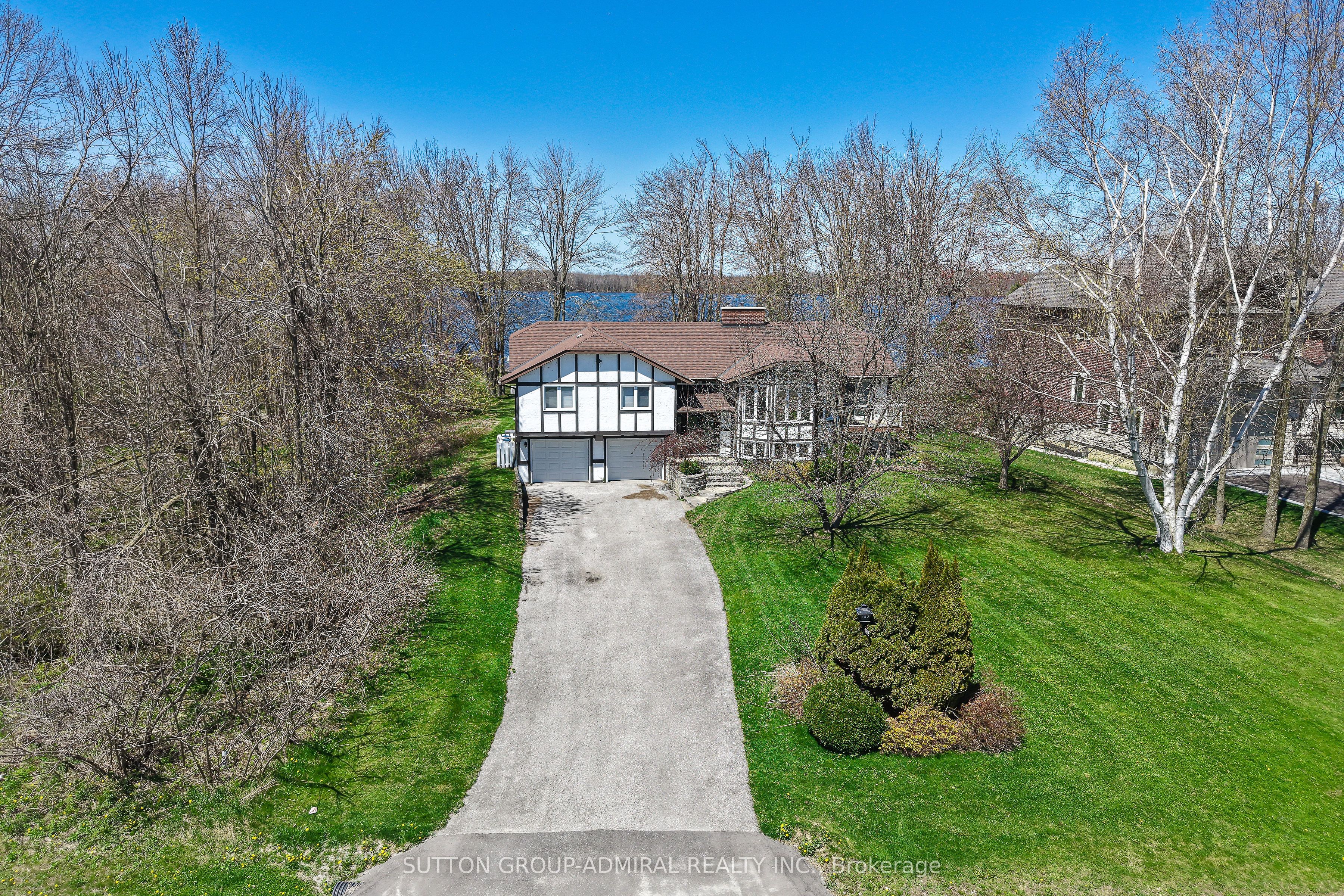 182 Bayshore Drive Property Photo 2