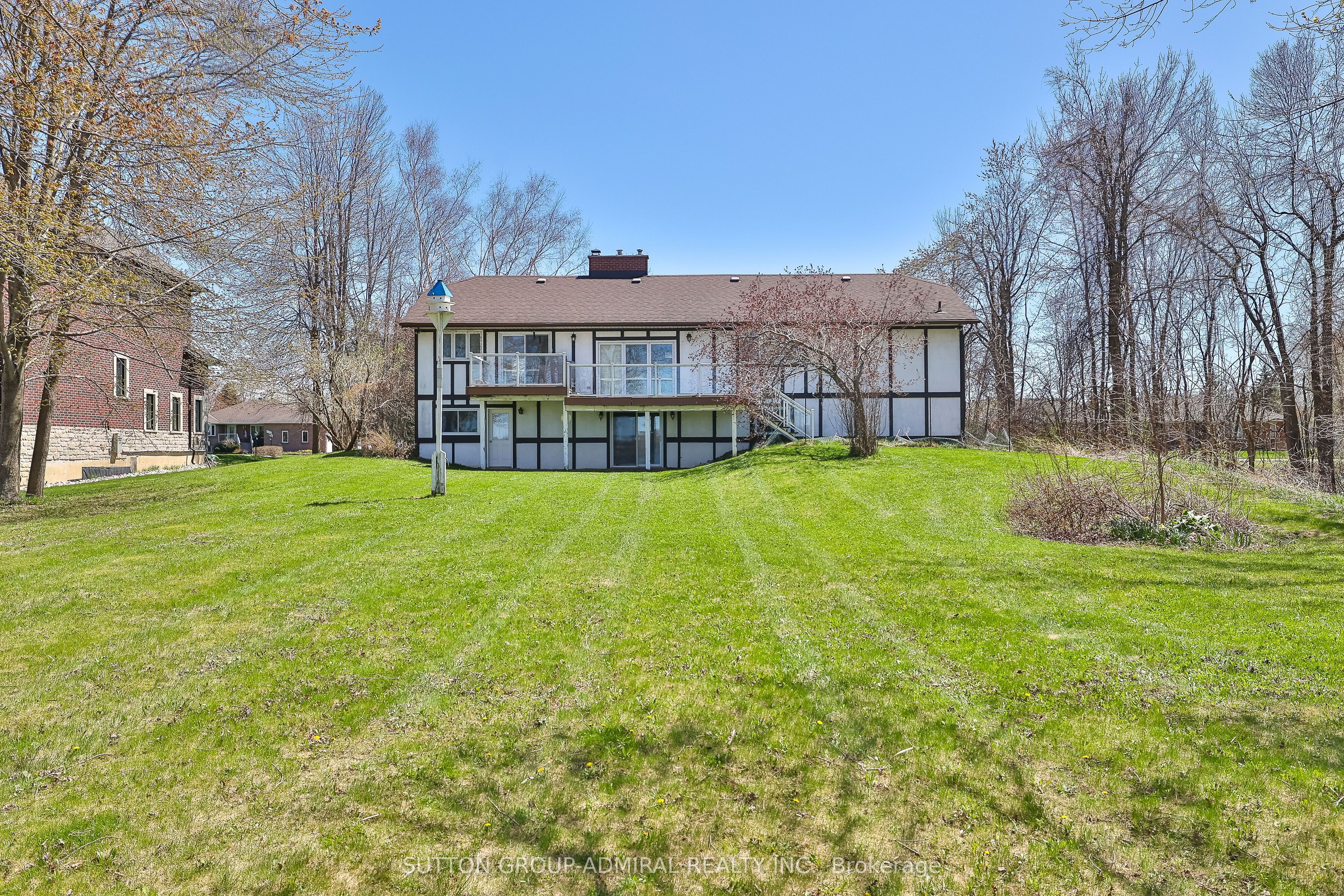182 Bayshore Drive Property Photo 6