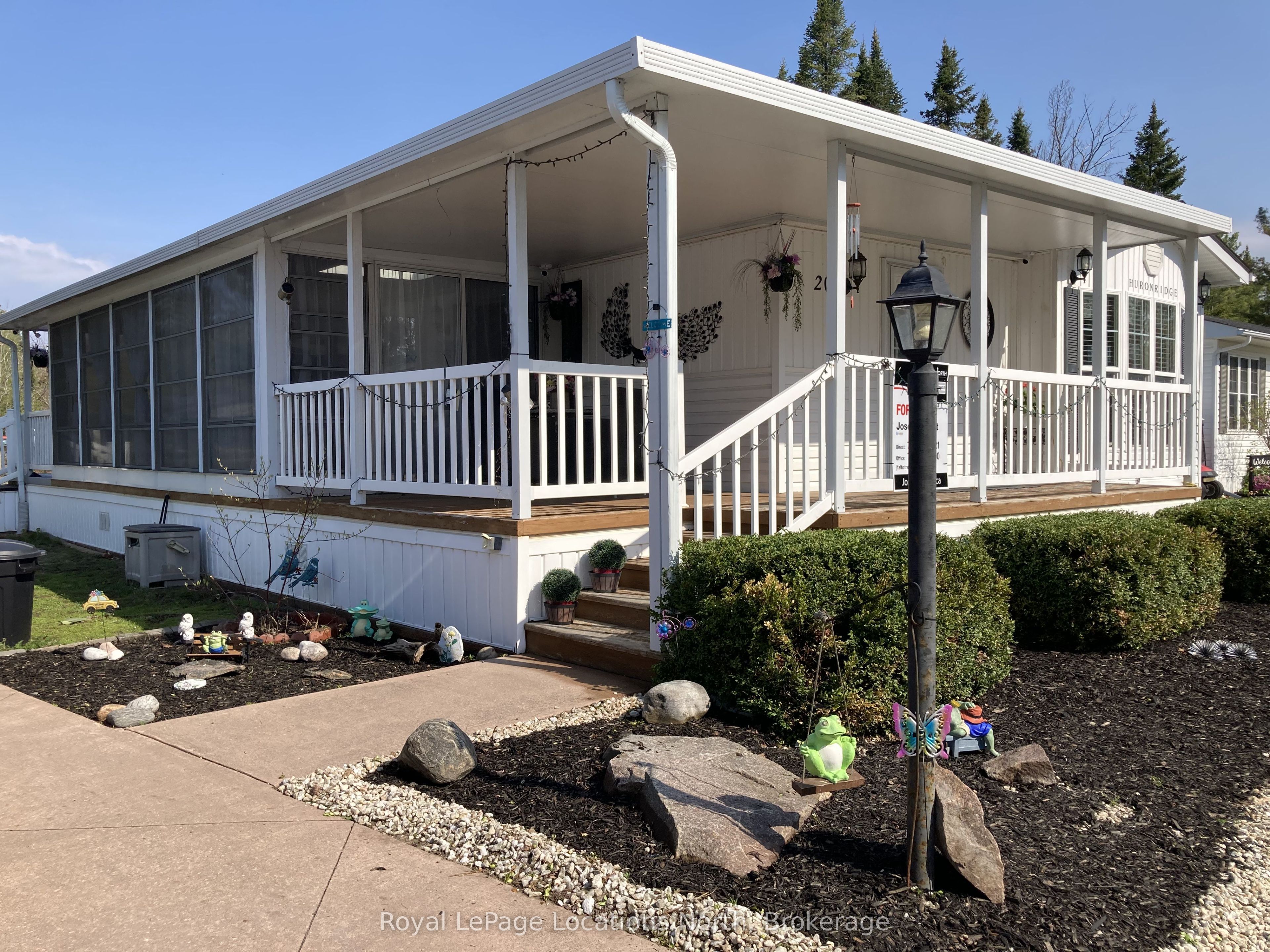 20 Topaz Street W Property Photo 1