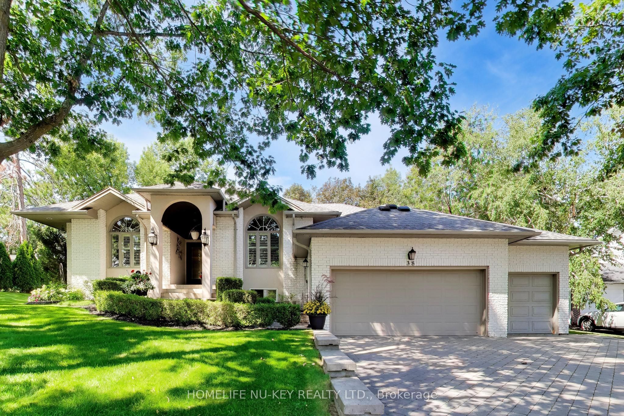 38 Castle Drive Property Photo 1