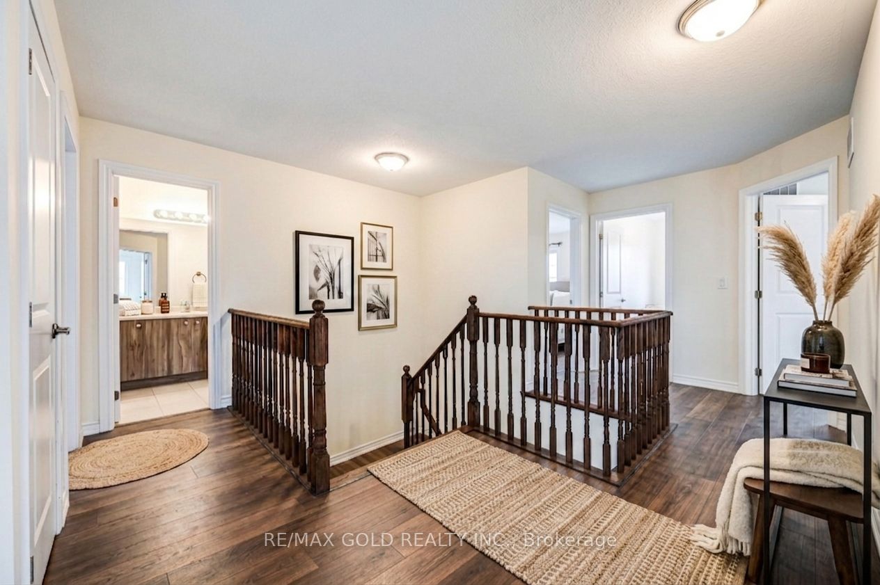 84 Atlantis Drive W Property Photo 11