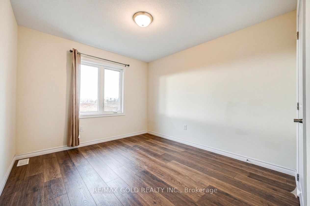 84 Atlantis Drive W Property Photo 16