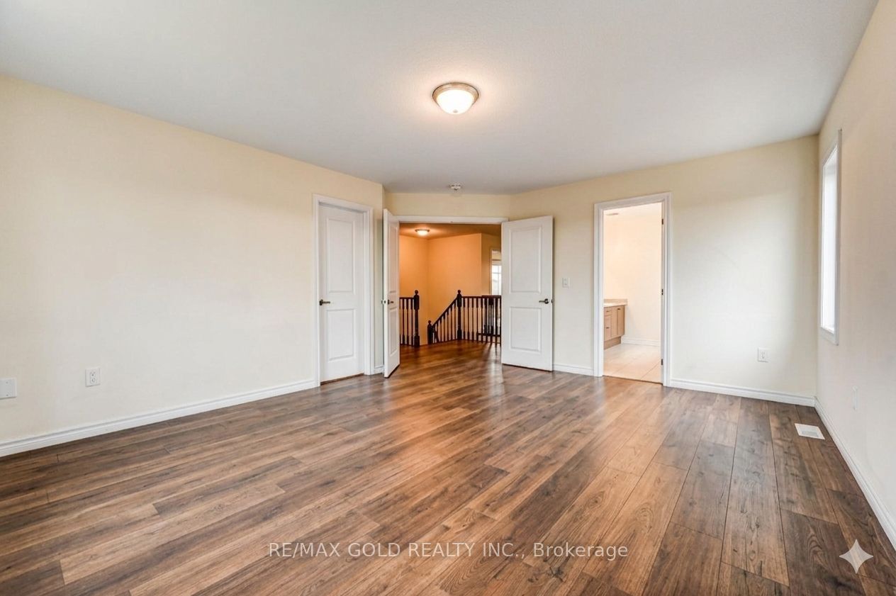 84 Atlantis Drive W Property Photo 18