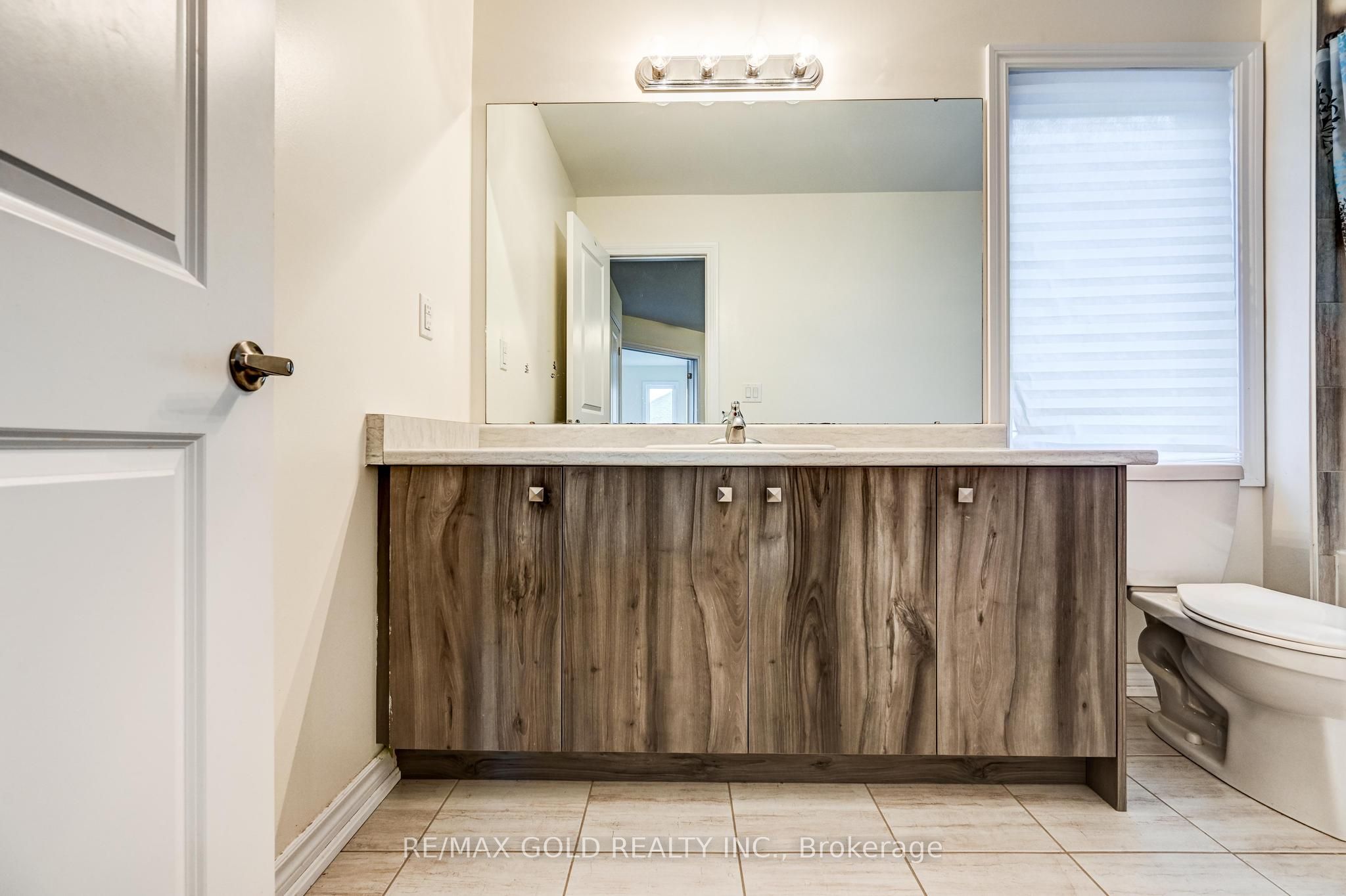 84 Atlantis Drive W Property Photo 22
