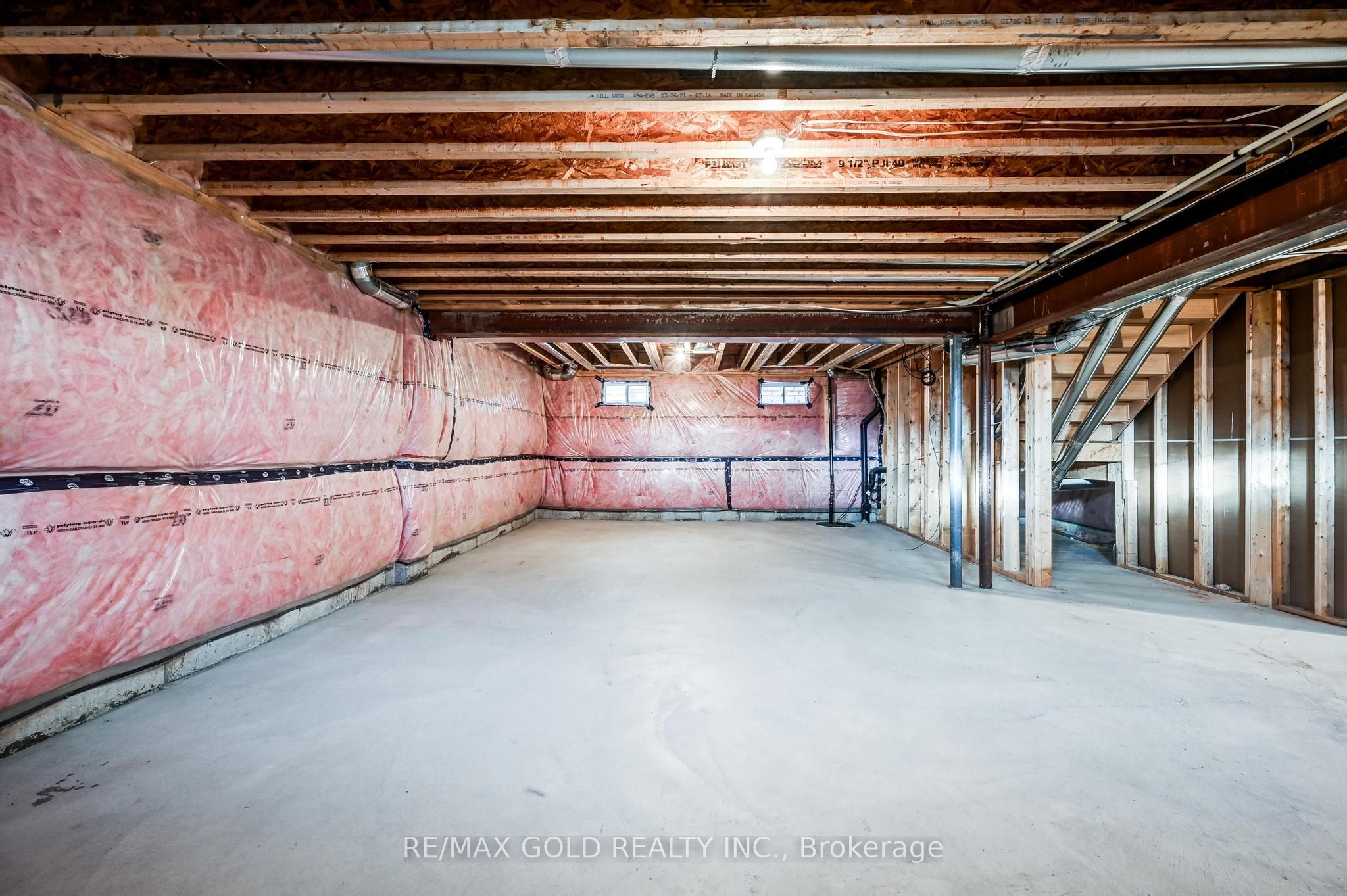 84 Atlantis Drive W Property Photo 32