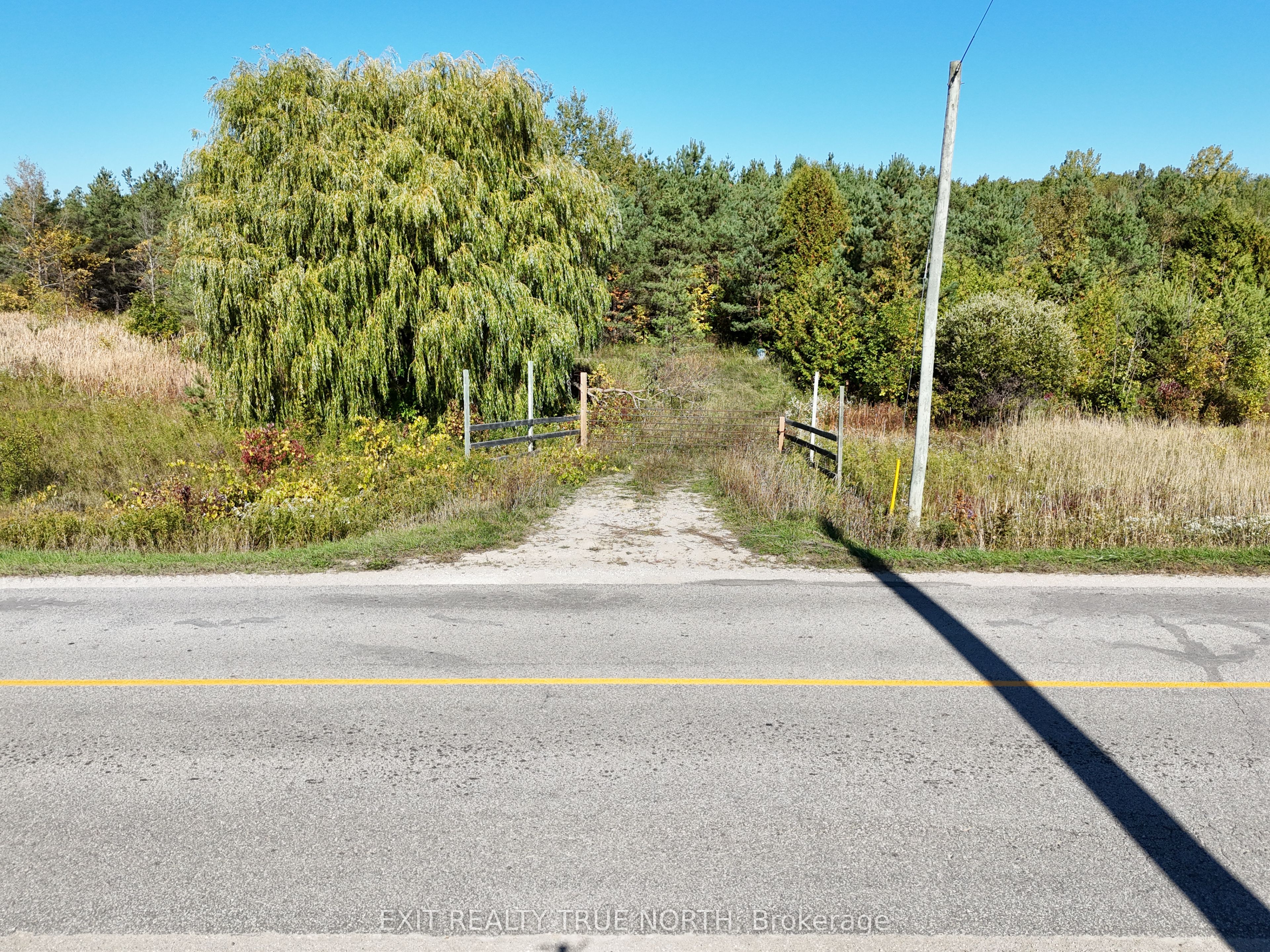 6696 33/34 Nottawasaga Side Road Property Photo 1