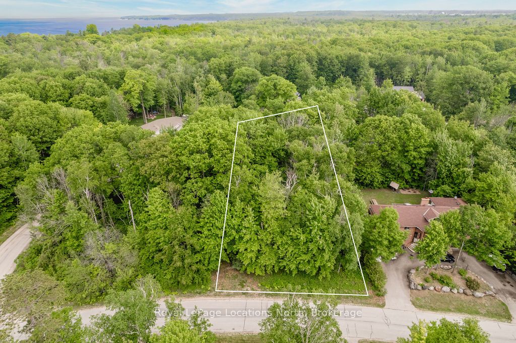 16 SUNWARD Drive Property Photo 1