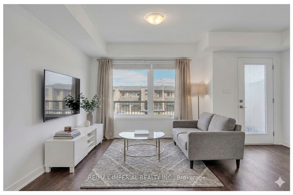 61 Fairlane Avenue Property Photo 3