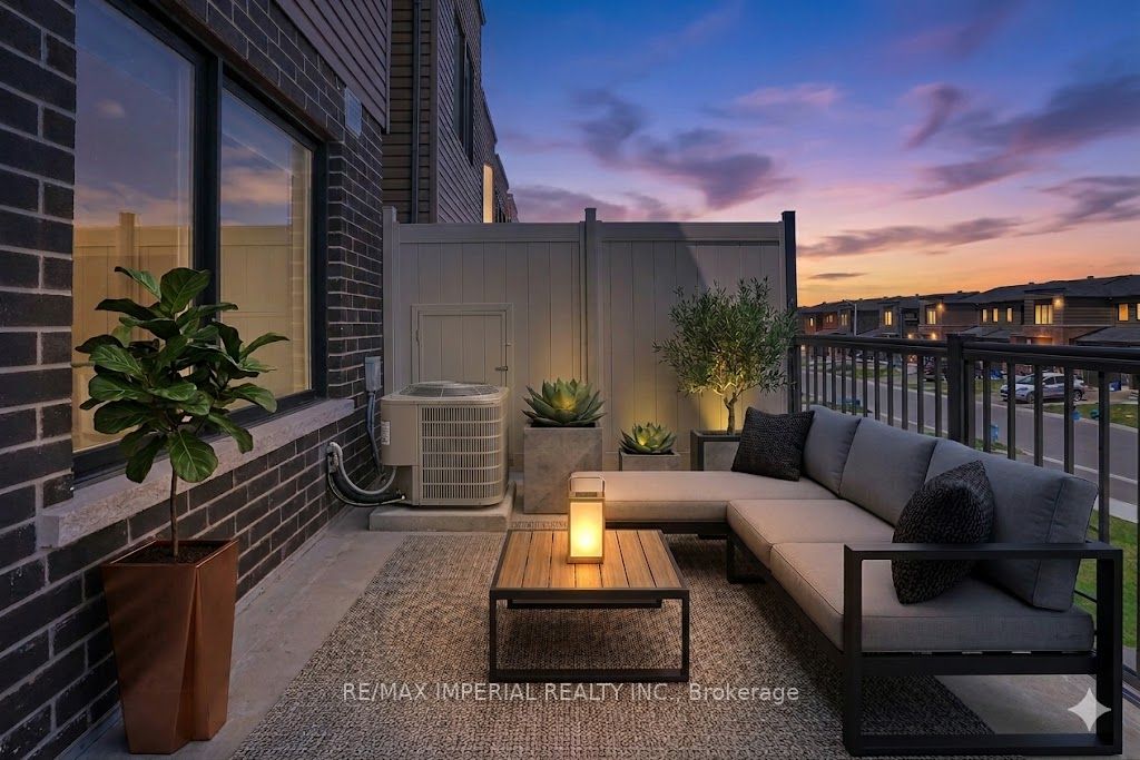 61 Fairlane Avenue Property Photo 7