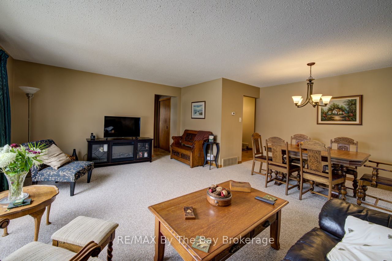 229 Datas Drive E Property Photo 17