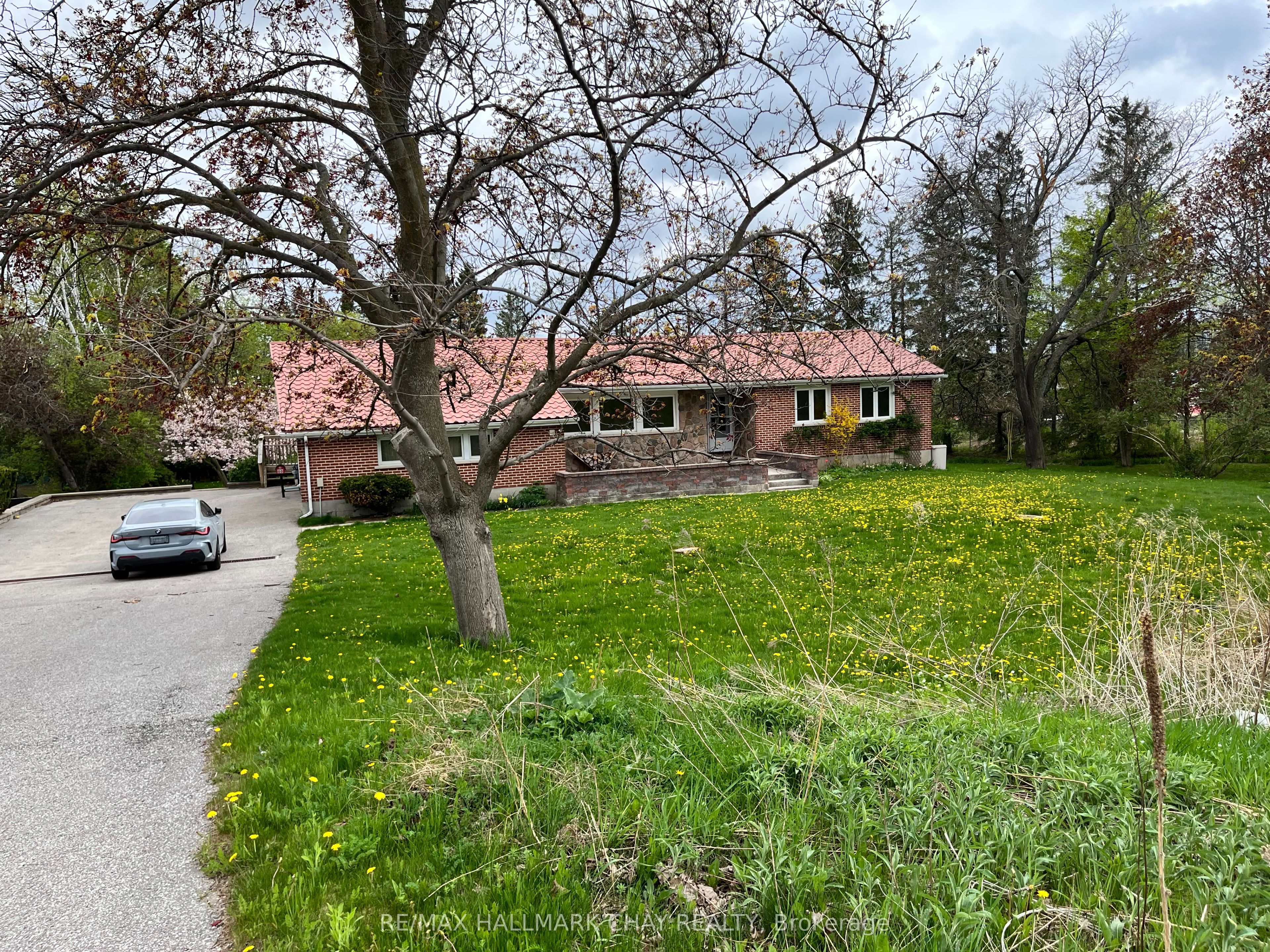 595 Big Bay Point Road E Property Photo 1