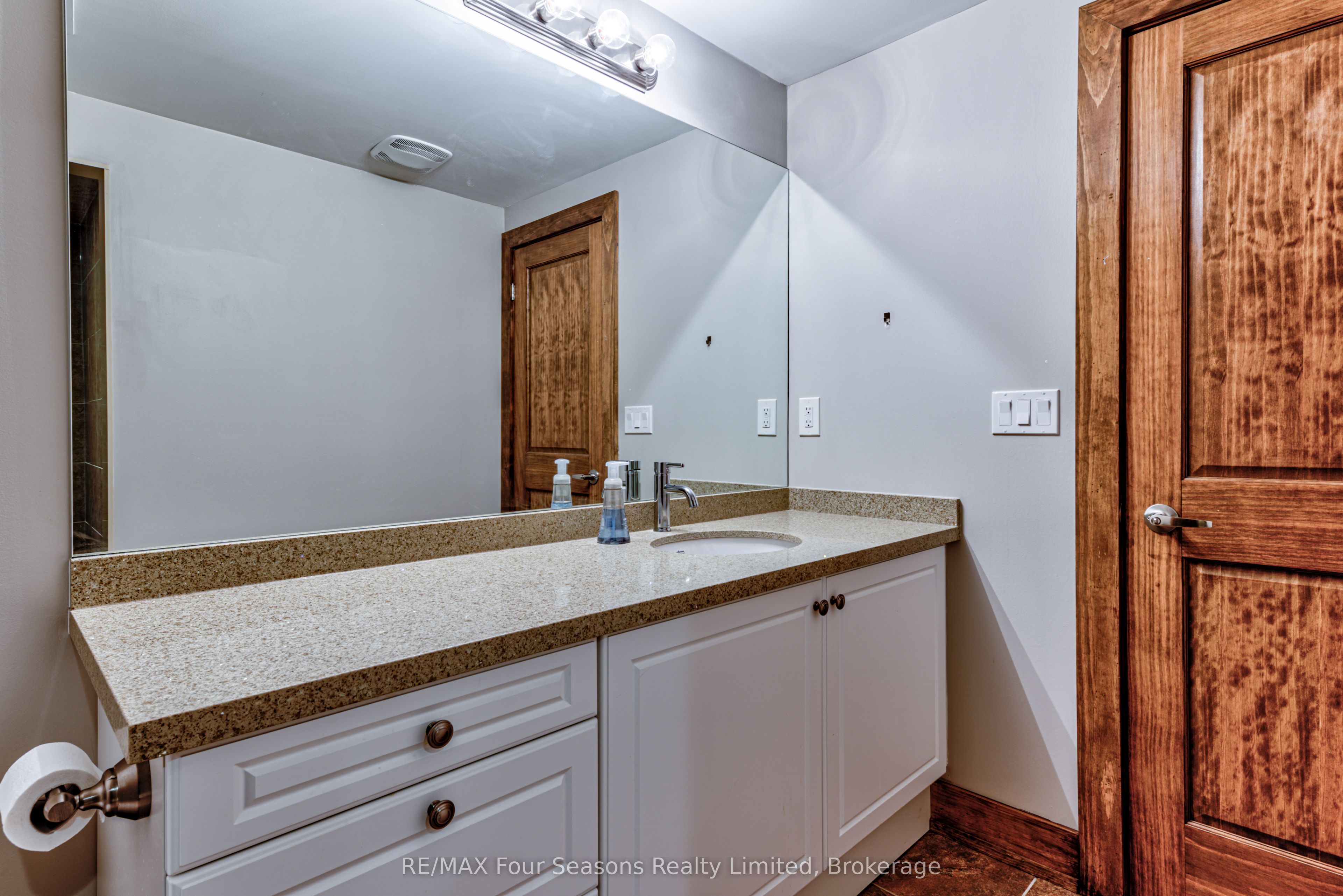 9 Windrose Valley Boulevard Property Photo 38
