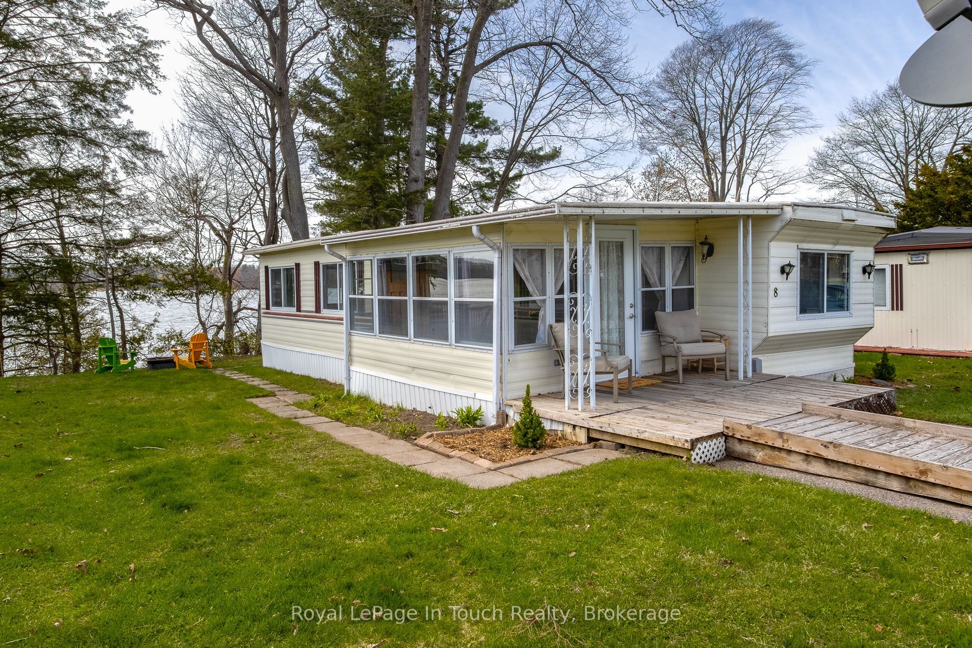 8 Lakeshore Road Property Photo 1