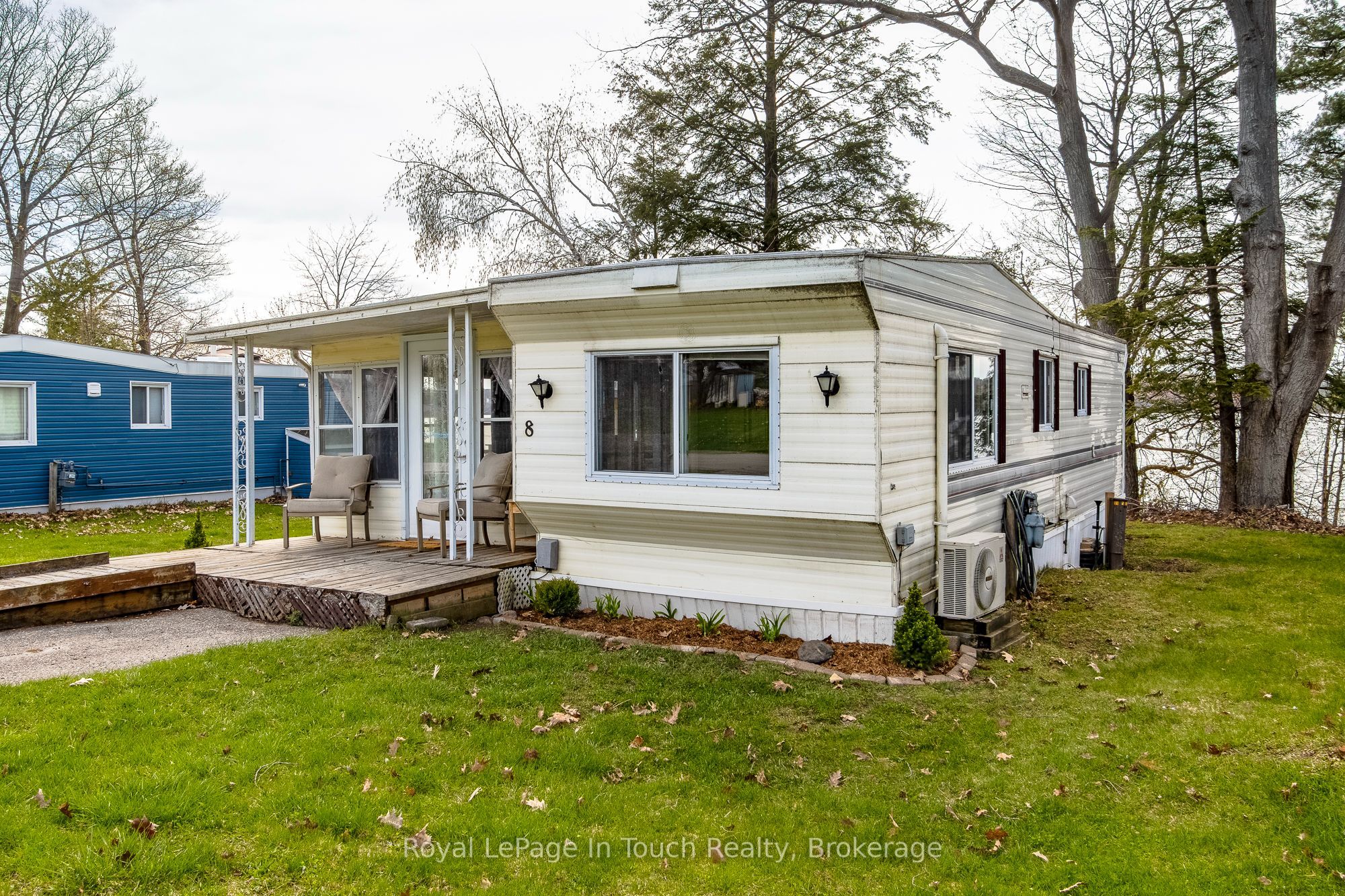 8 Lakeshore Road Property Photo 2
