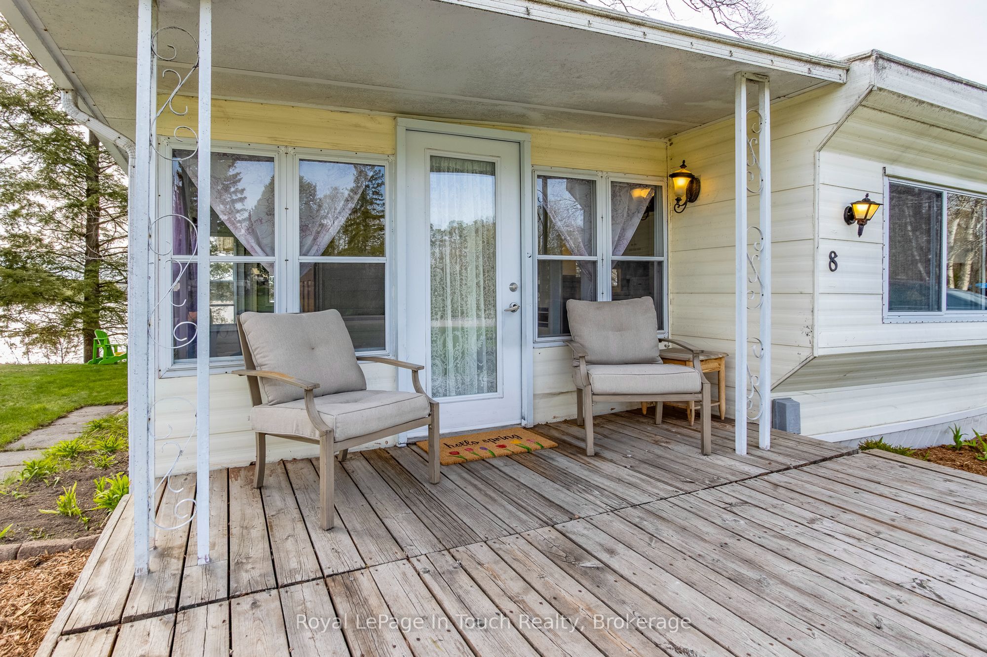 8 Lakeshore Road Property Photo 3