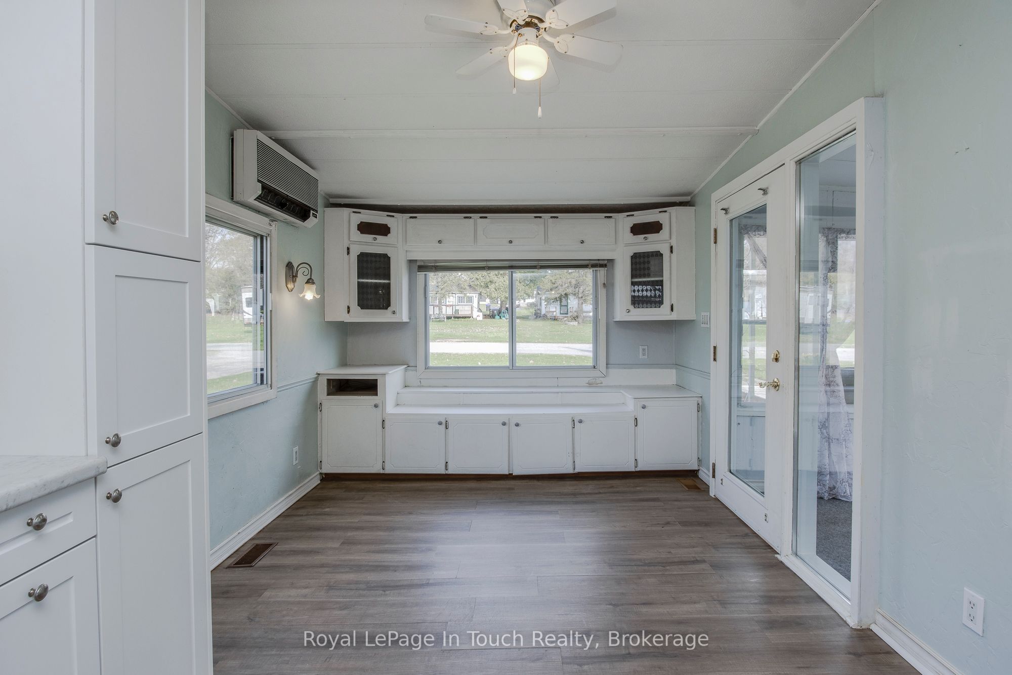 8 Lakeshore Road Property Photo 7