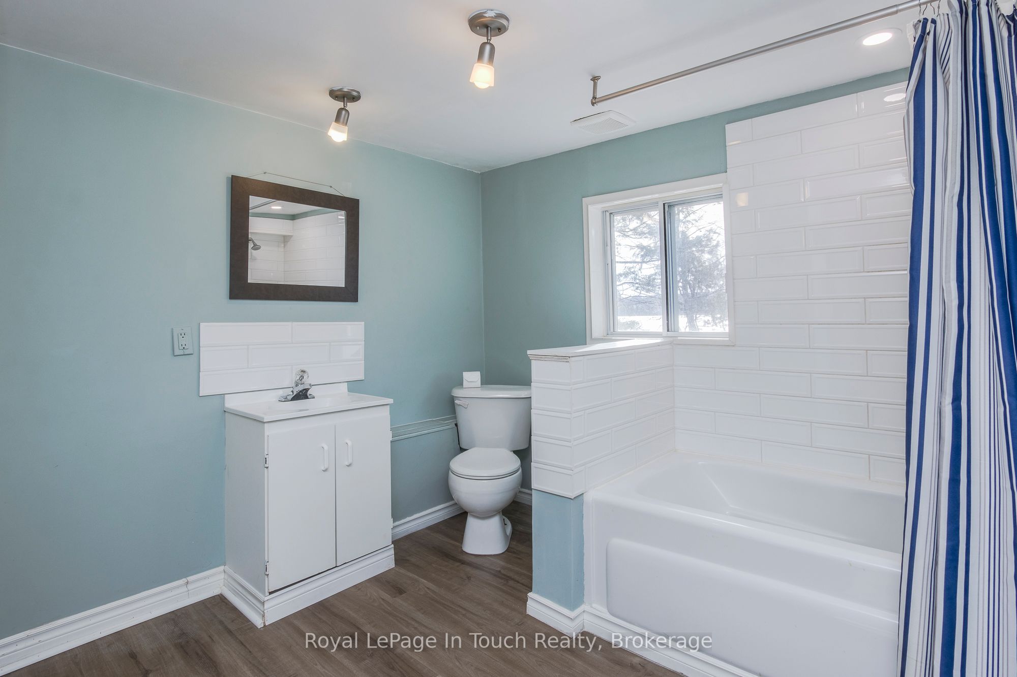 8 Lakeshore Road Property Photo 12