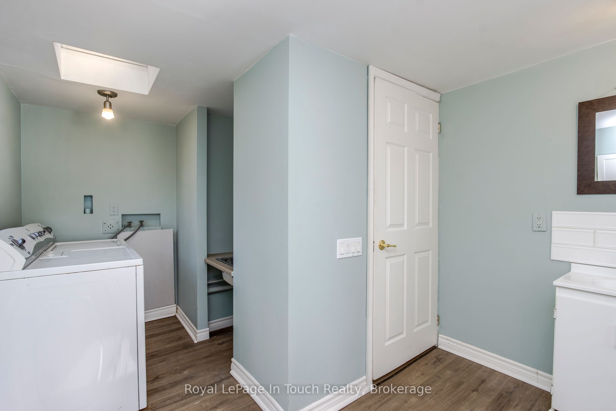 8 Lakeshore Road Property Photo 13
