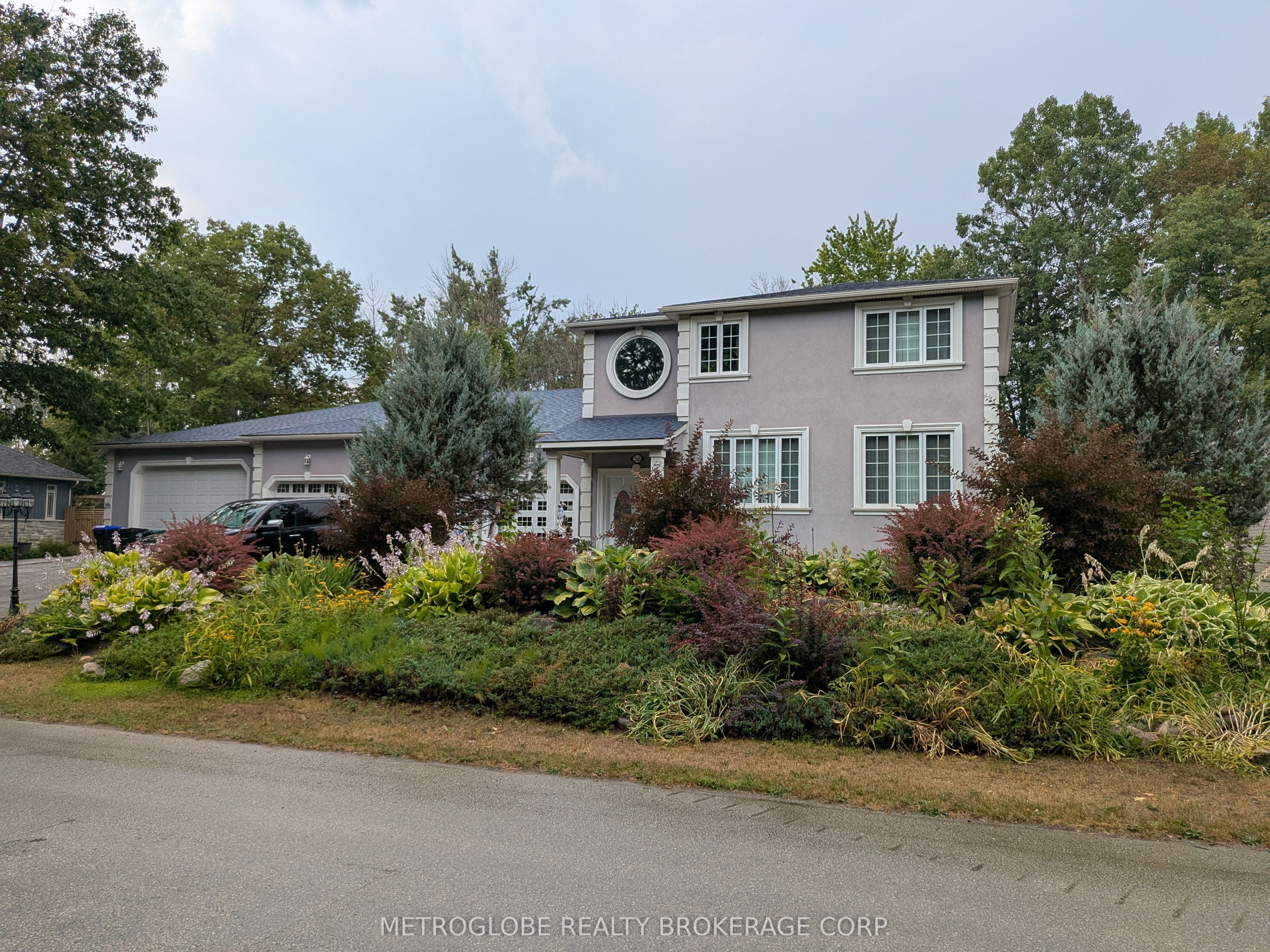 56 Idlewood Drive S Property Photo 3