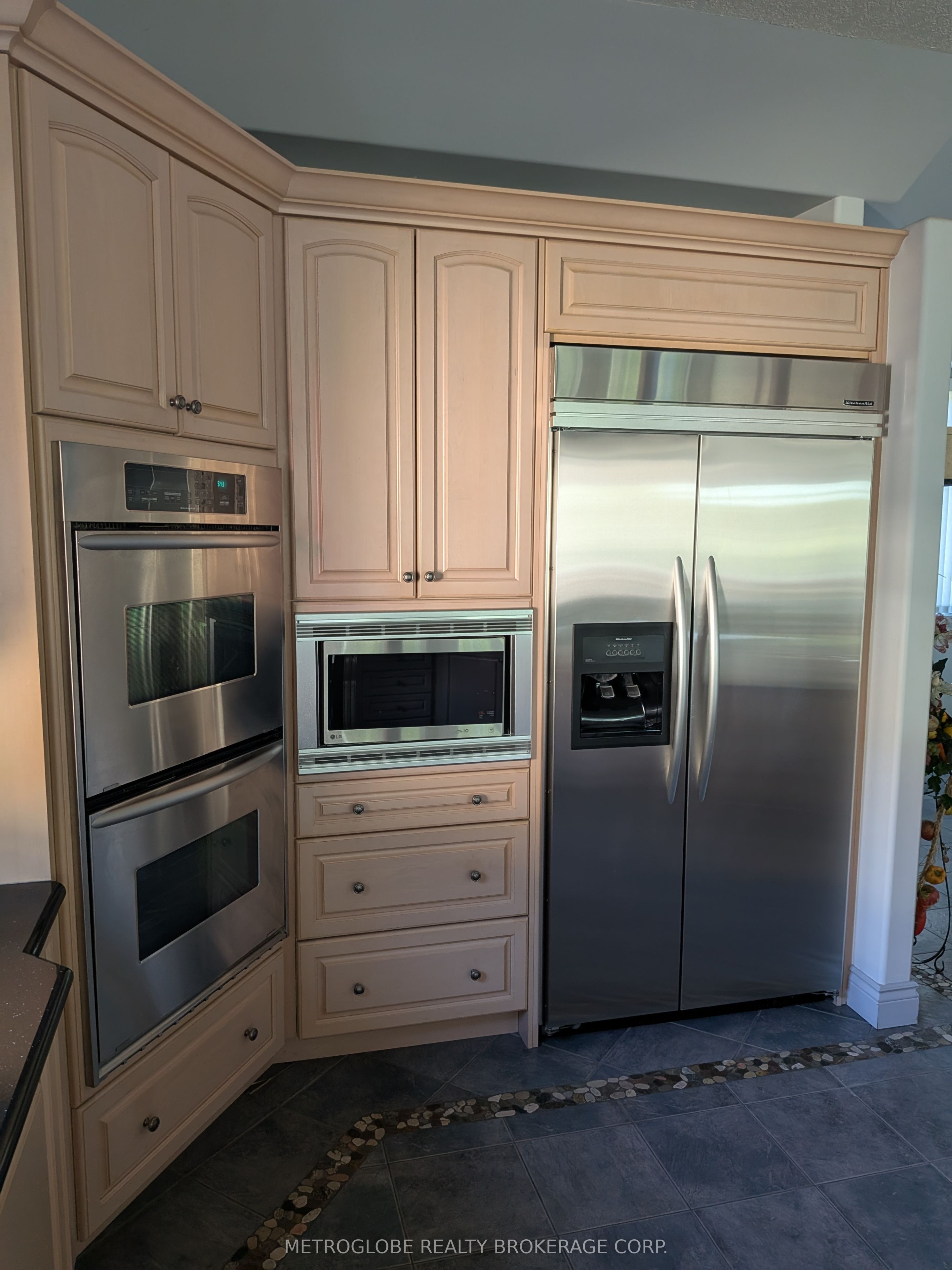 56 Idlewood Drive S Property Photo 12