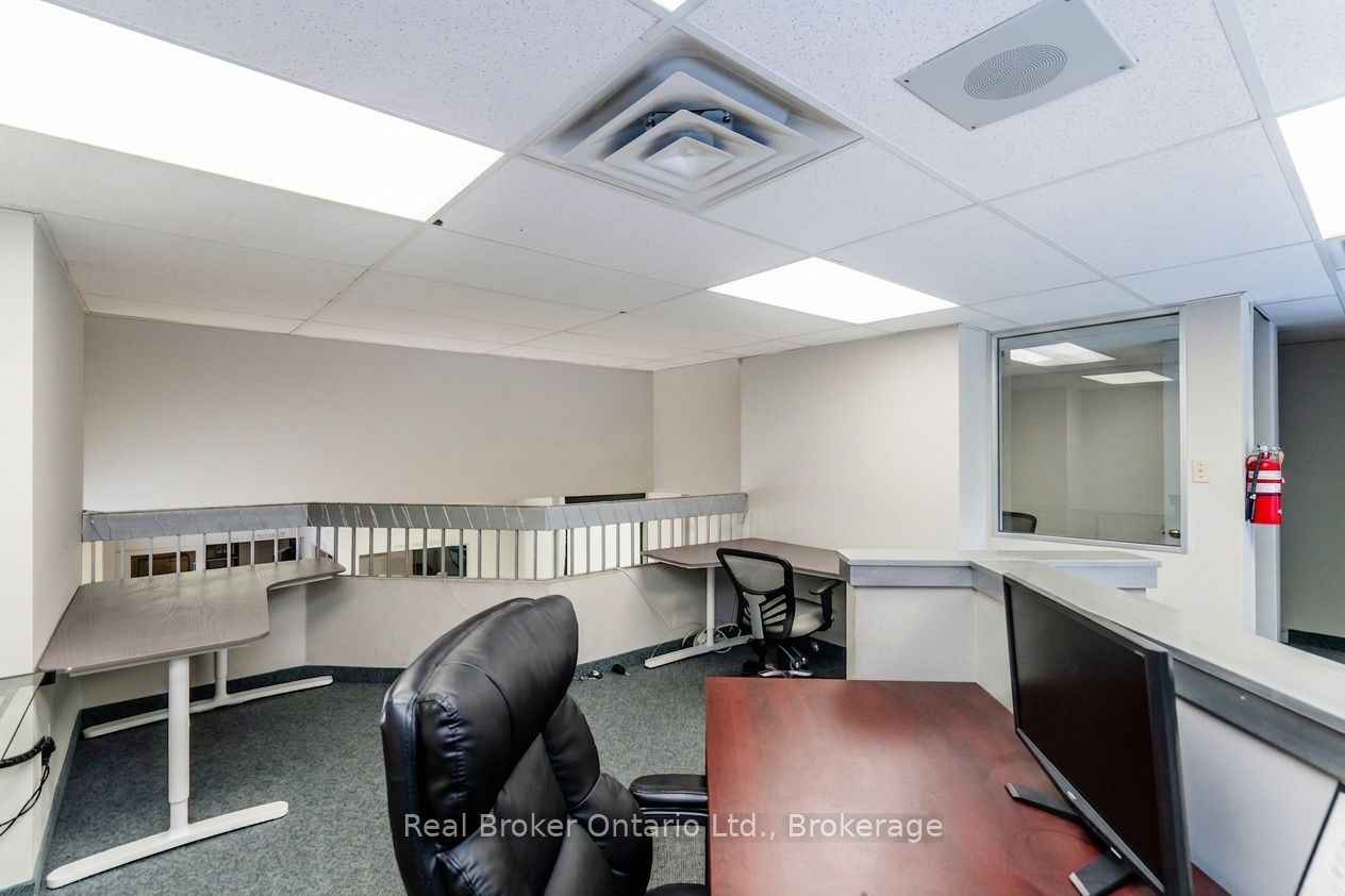 270 King Street Property Photo 13