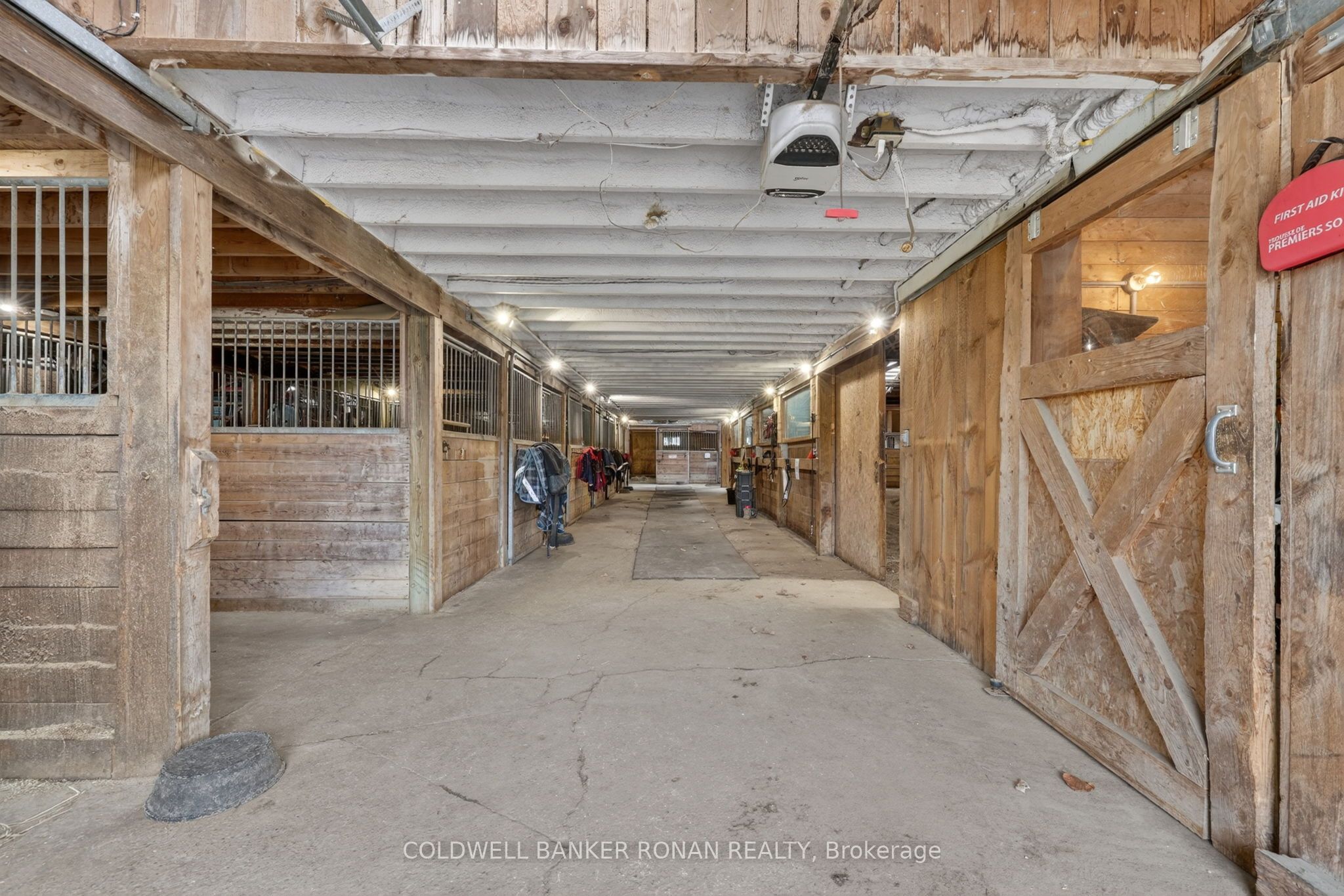 4479 2nd Line N Property Photo 7