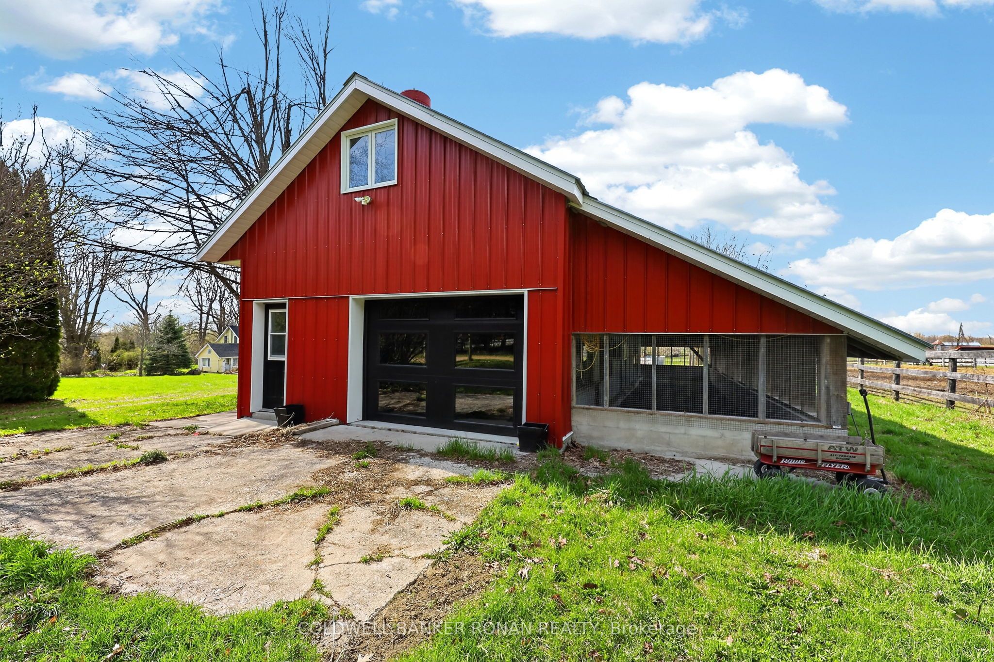 4479 2nd Line N Property Photo 16