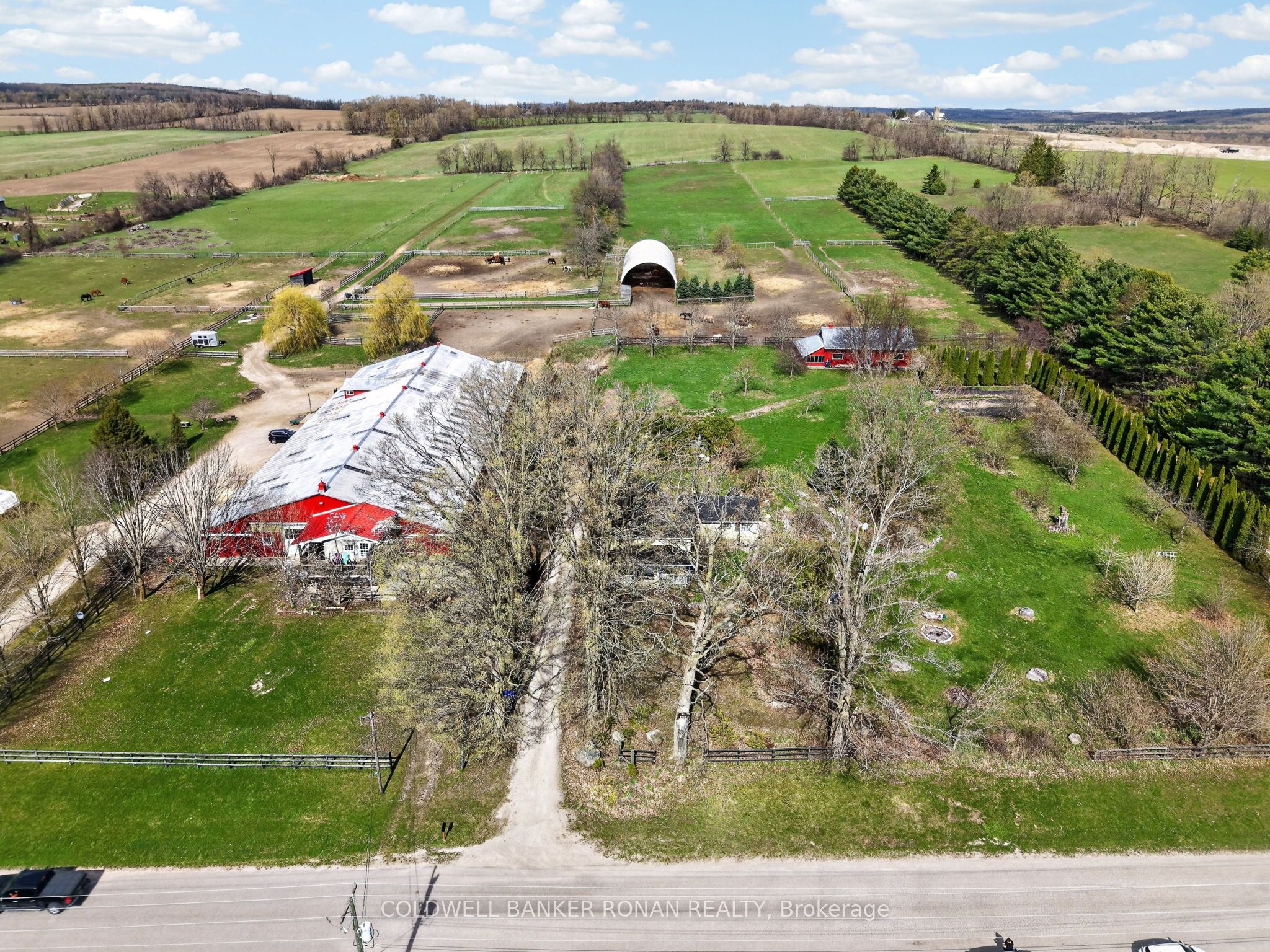 4479 2nd Line N Property Photo 20