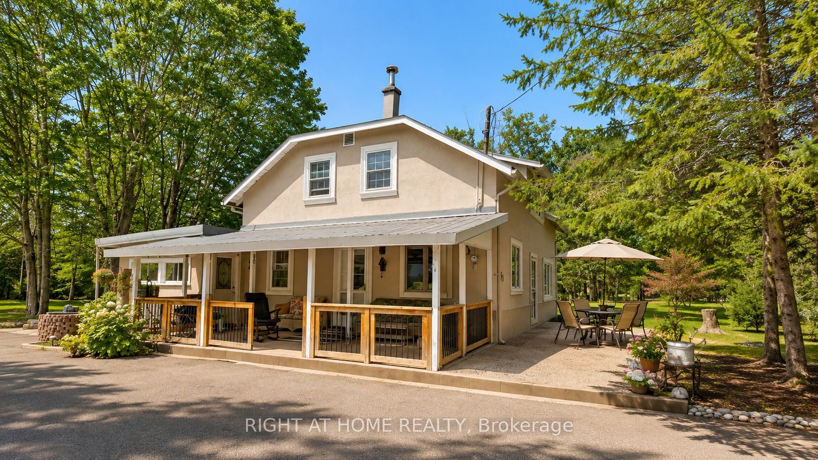 640 Tiny Beaches Road N Property Photo 1