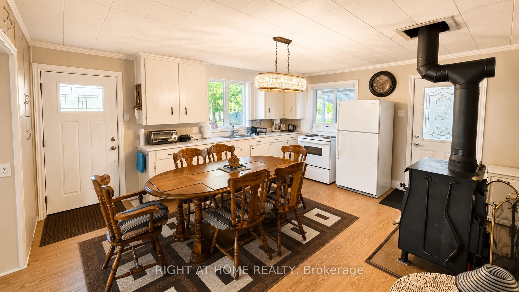 640 Tiny Beaches Road N Property Photo 7