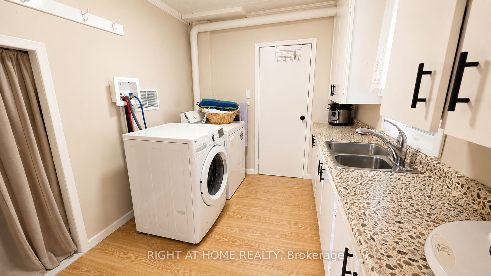 640 Tiny Beaches Road N Property Photo 15