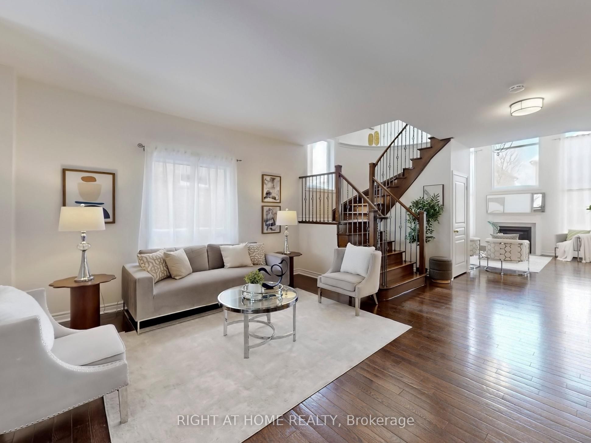 20 Charlemagne Avenue Property Photo 5