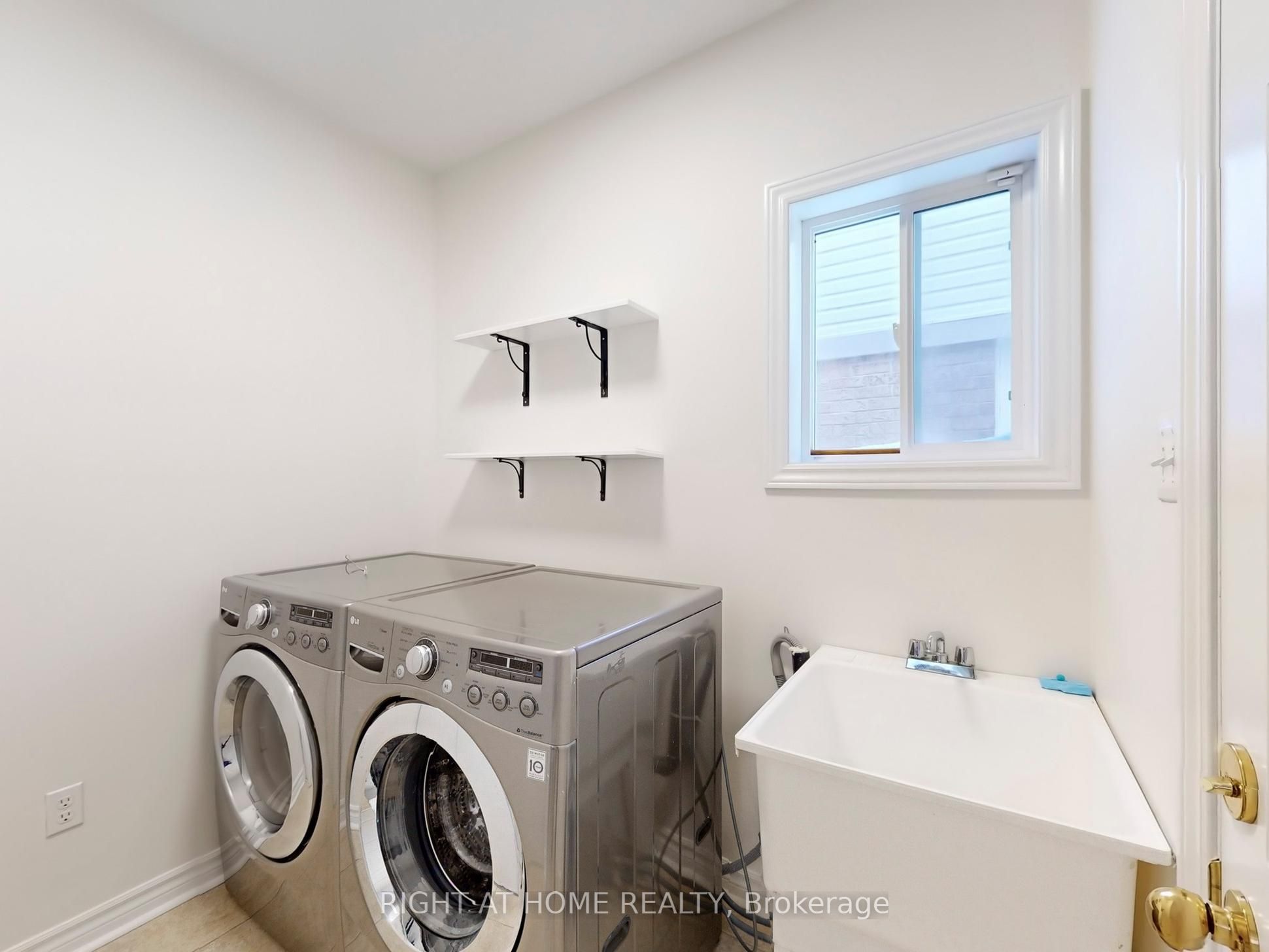 20 Charlemagne Avenue Property Photo 37